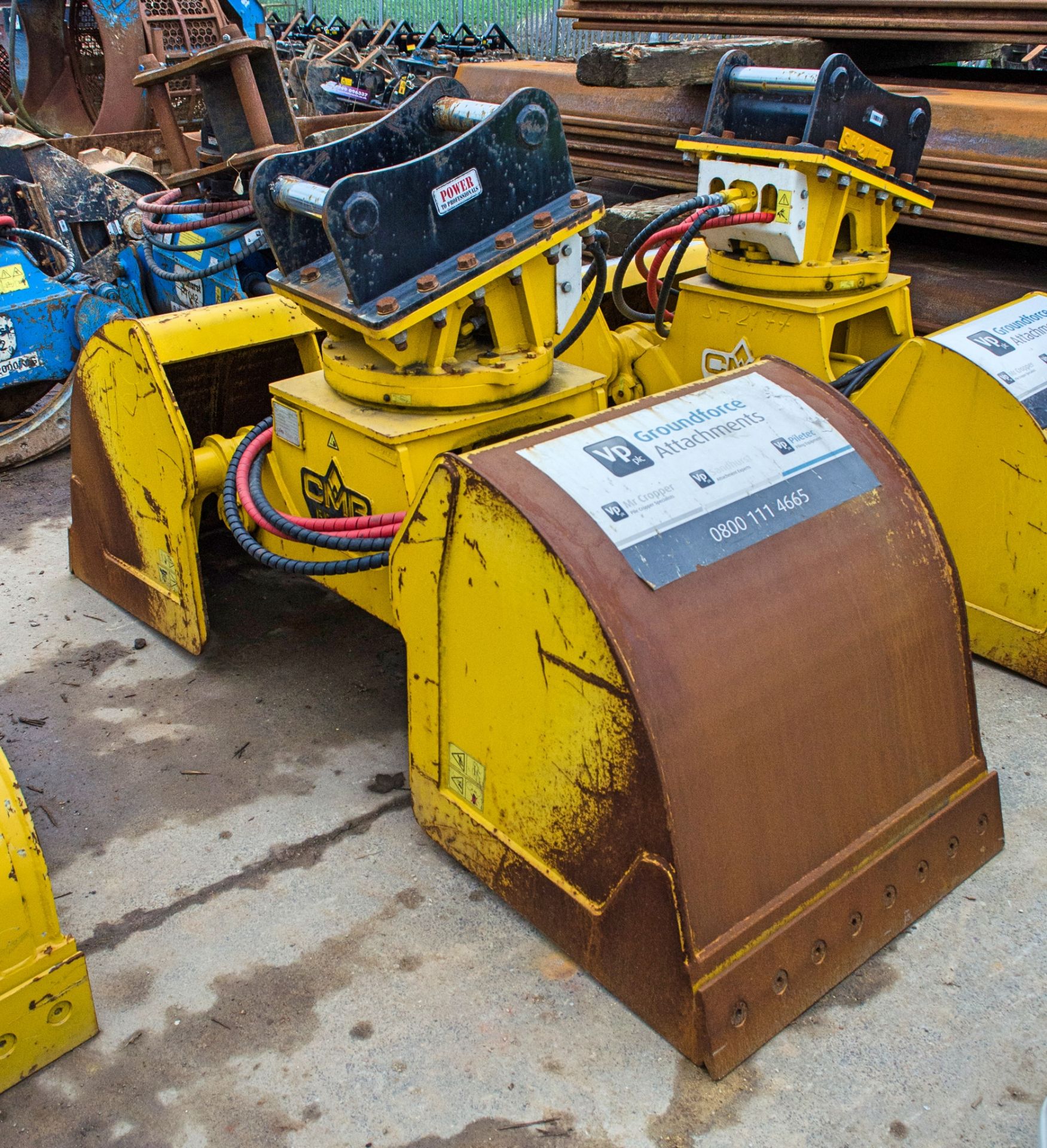 CMB 800mm Clamshell Bucket BB9 hydraulic grab c/w headstock Pin diameter: 60mm Pin centres: 375mm