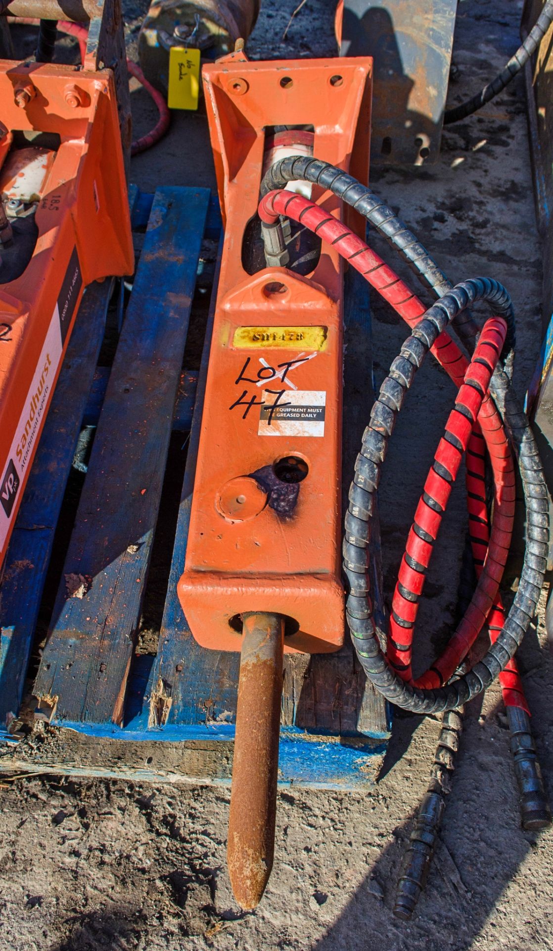 Construction Tools EC40 hydraulic breaker to suit 1.5 tonne excavator ** No headstock ** - Image 3 of 4