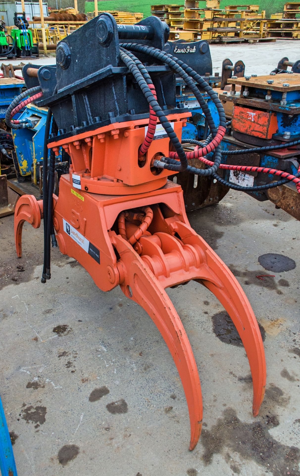 Trevi Benne PF032 3V hydraulic 5 tine log grapple c/w headstock Pin diameter: 50mm Pin centres: - Image 2 of 2