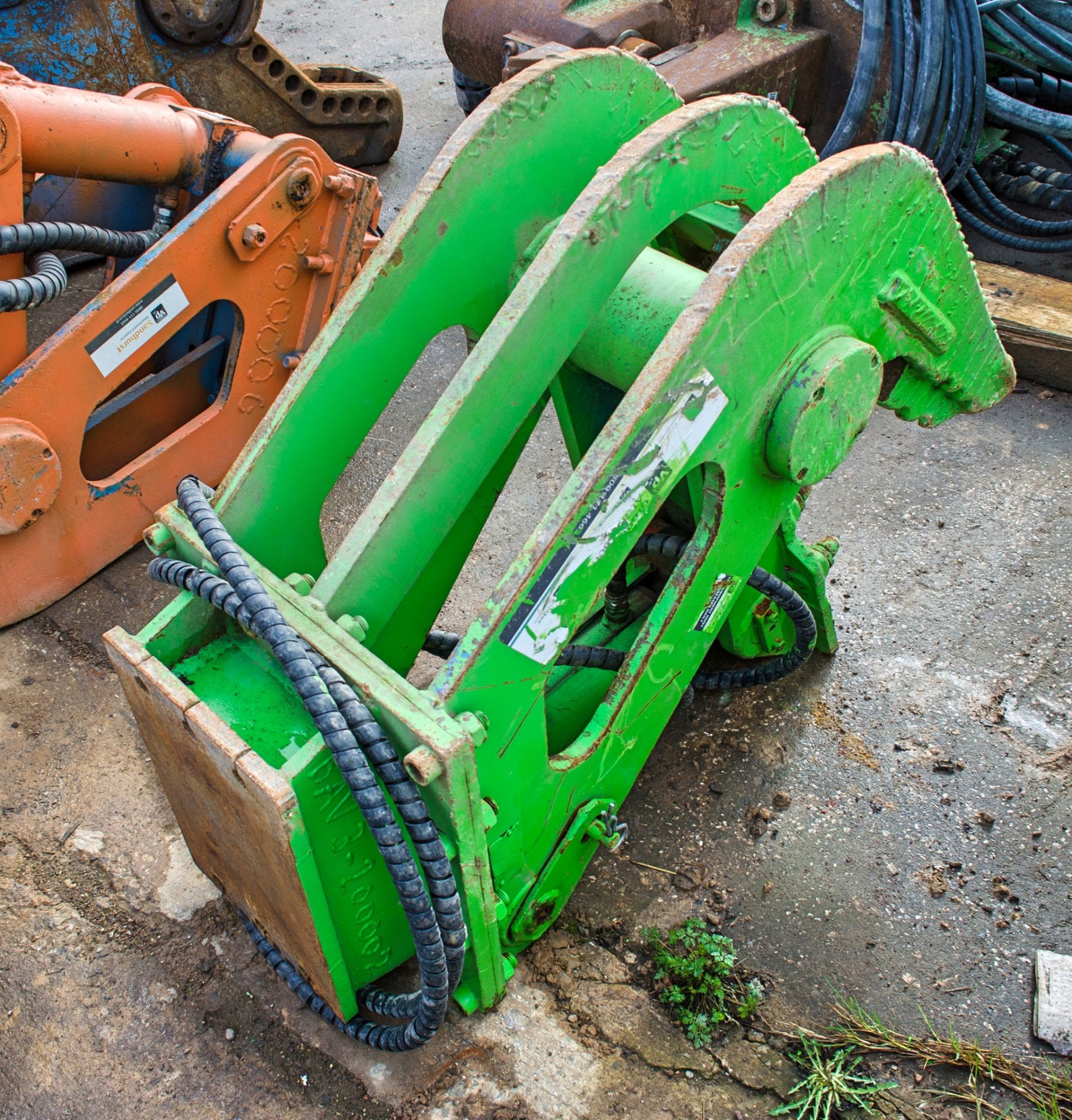 Hydraulic fixed pulveriser demolition shear for 3-9 tonne excavator SH633 - Image 2 of 4