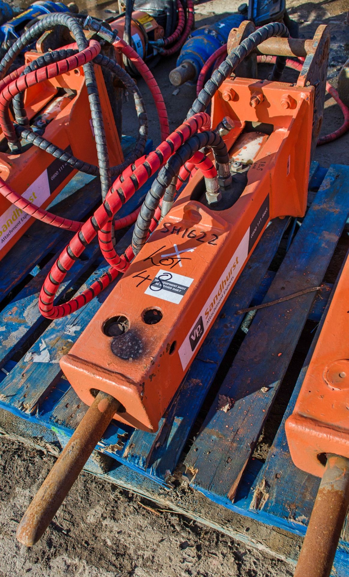 Construction Tools EC40 hydraulic breaker to suit 1-3 tonne excavator c/w headstock Pin diameter: