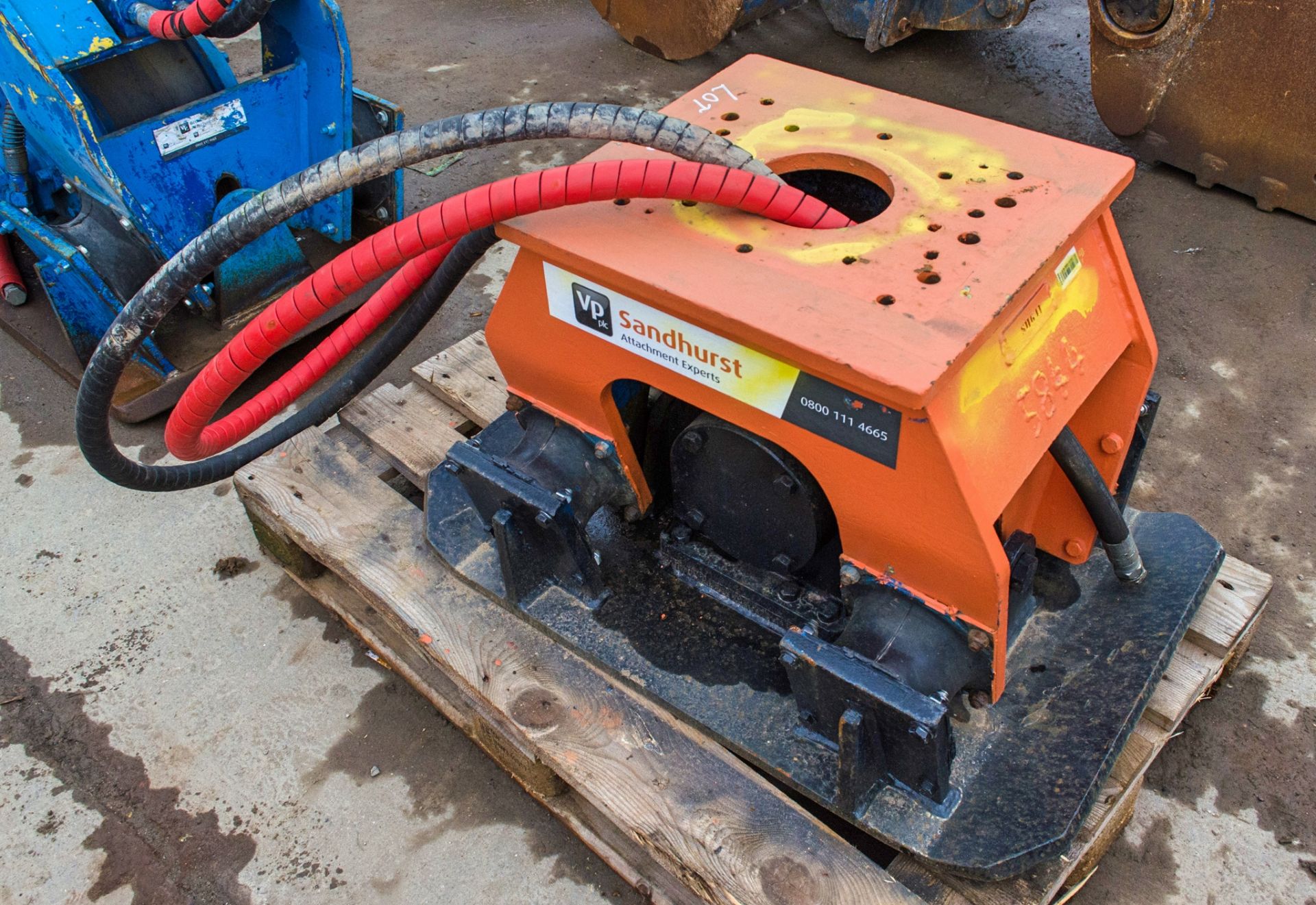 Hydraulic compactor plate to suit 4-9 tonne excavator SH641 - Image 2 of 2