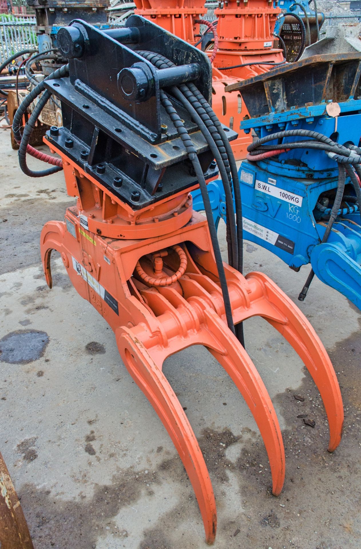 Trevi Benne PF032 3V hydraulic 5 tine log grapple c/w headstock Pin diameter: 50mm Pin centres: