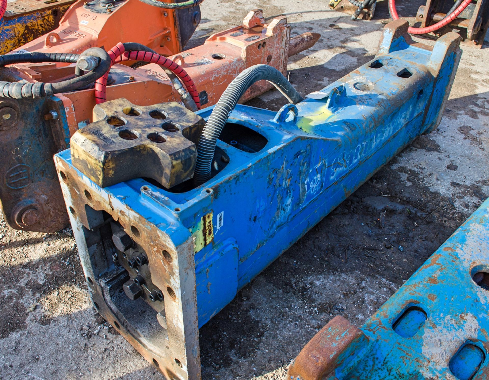 Epiroc EC140 hydraulic breaker to suit 20 tonne excavator SH714 ** No headstock or steel ** - Image 2 of 4