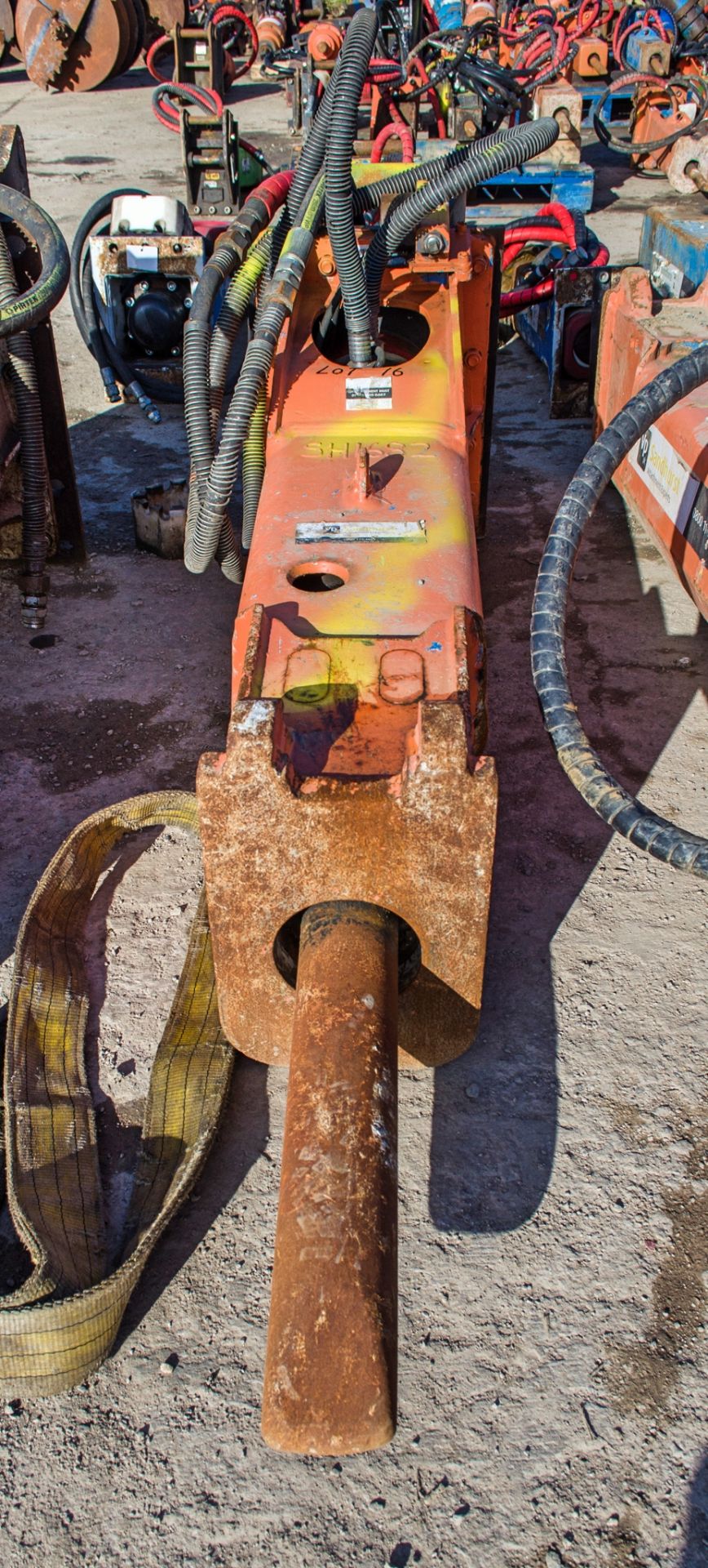 Construction Tools RX14L hydraulic breaker to suit 13-18 tonne excavator c/w headstock Pin diameter: - Image 3 of 4