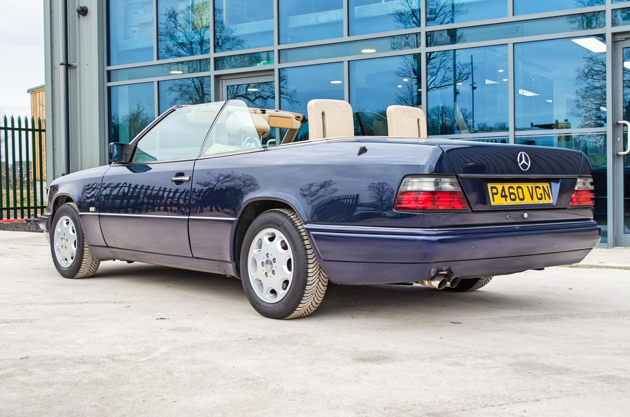 1997 Mercedes E220 2.2 litre 2 door cabriolet Registration: P460VGN Chassis: WDB1240622C292059 - Image 7 of 60