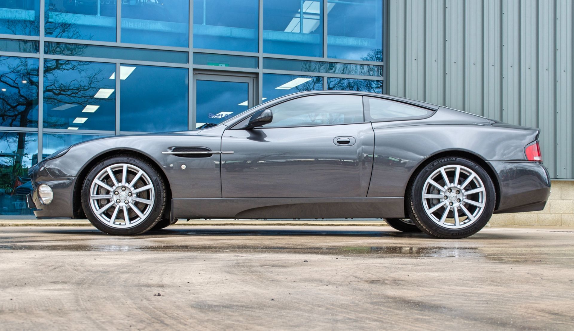 2004 Aston Martin Vanquish 5.9 litre 2+2 Coupe - Image 15 of 54