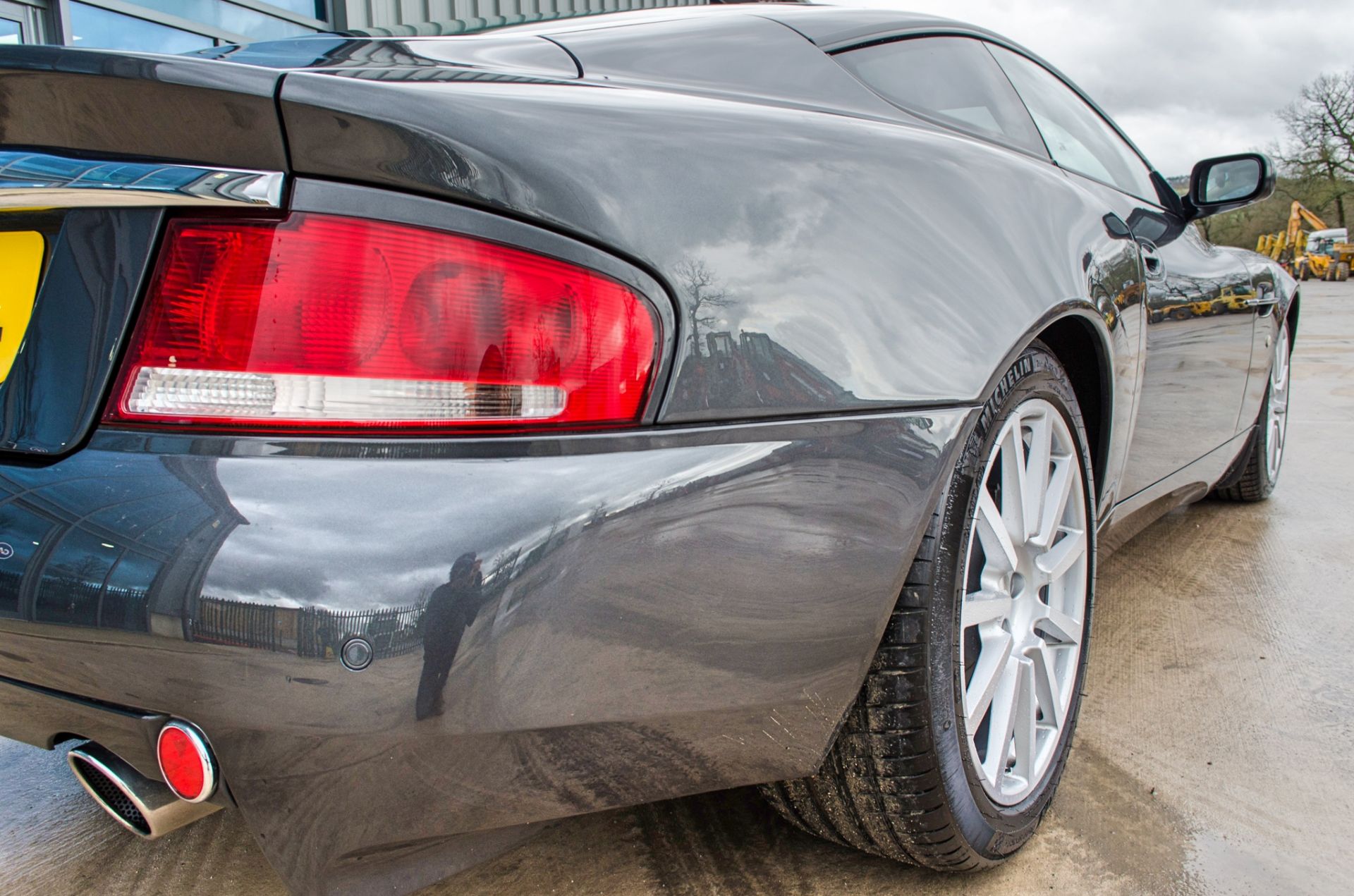 2004 Aston Martin Vanquish 5.9 litre 2+2 Coupe - Image 19 of 54