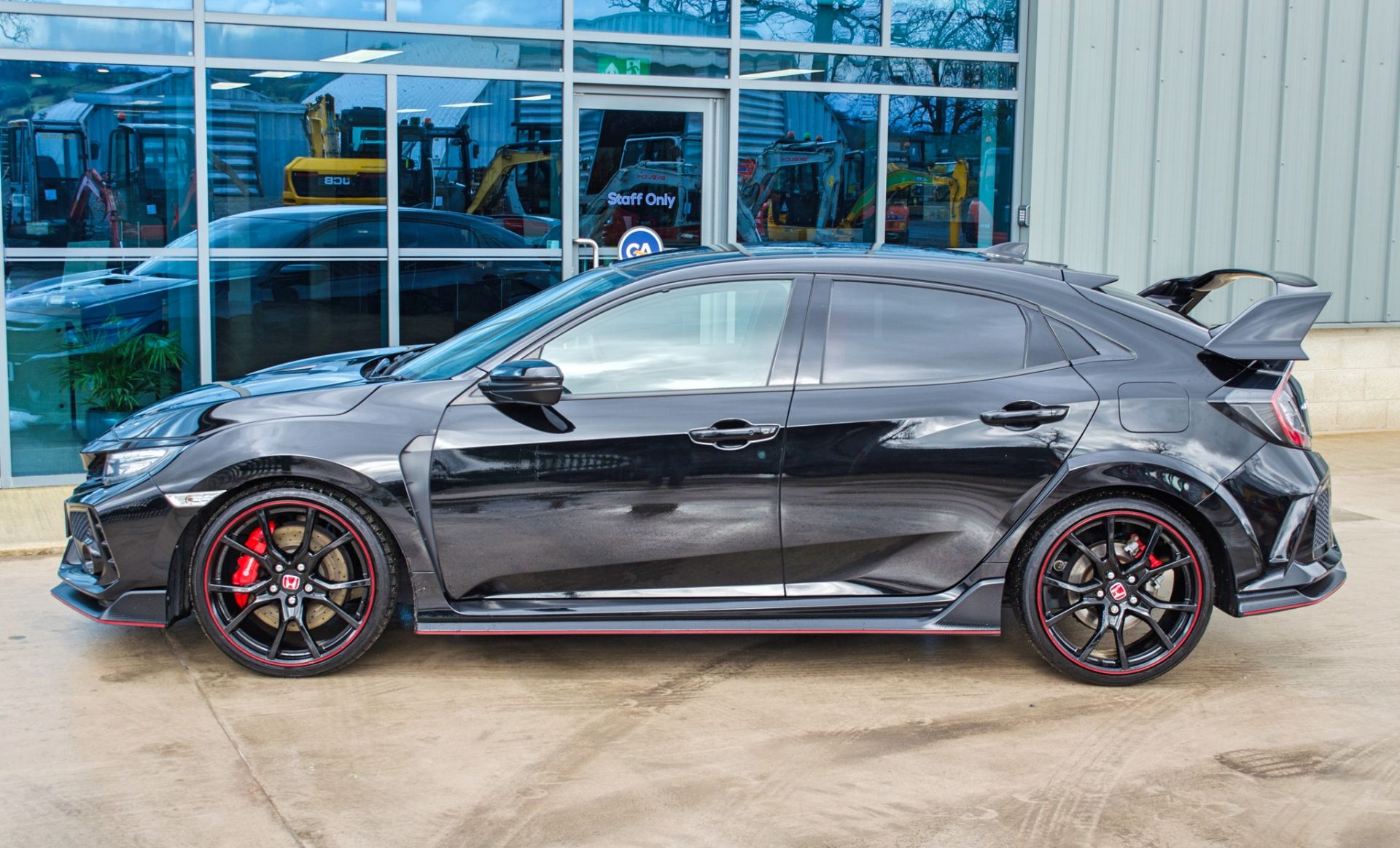 2018 Honda Civic GT Type R V-Tec 1996cc 5 door hatchback - Image 16 of 54