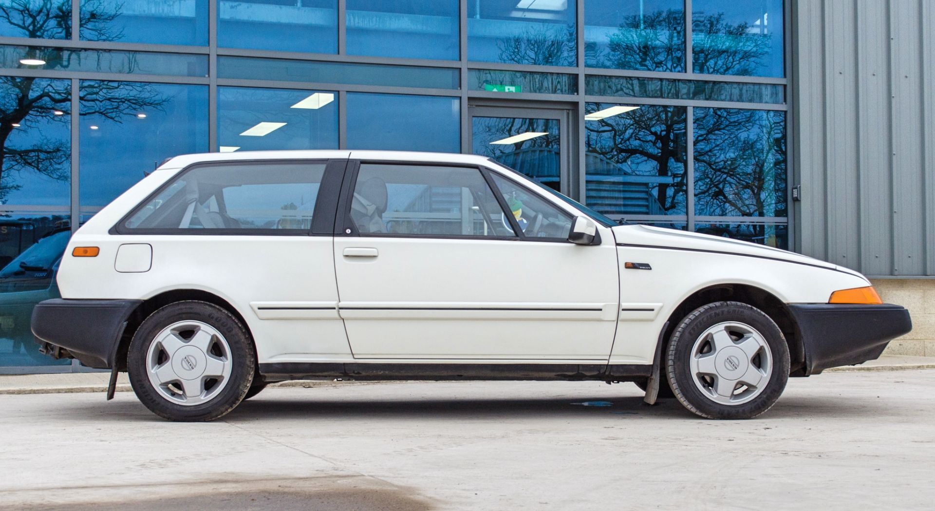1987 Volvo 480 ES 1721CC 3 door hatchback Guide; £2,000 to £3,000  Registration: E517LHV Chassis: - Image 13 of 56