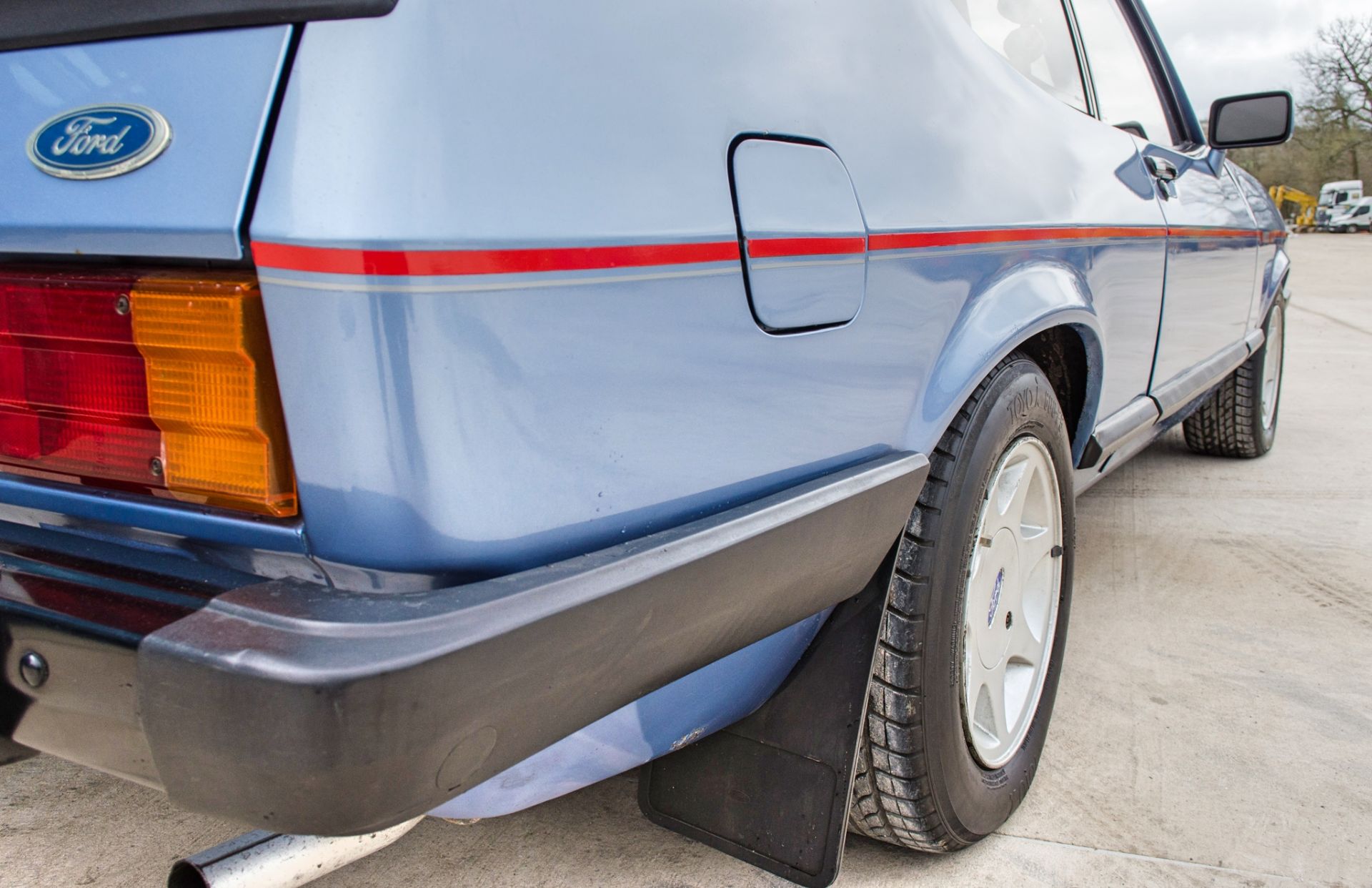 1986 Ford Capri 2.8 Injection Special 3 door coupe - Image 17 of 56