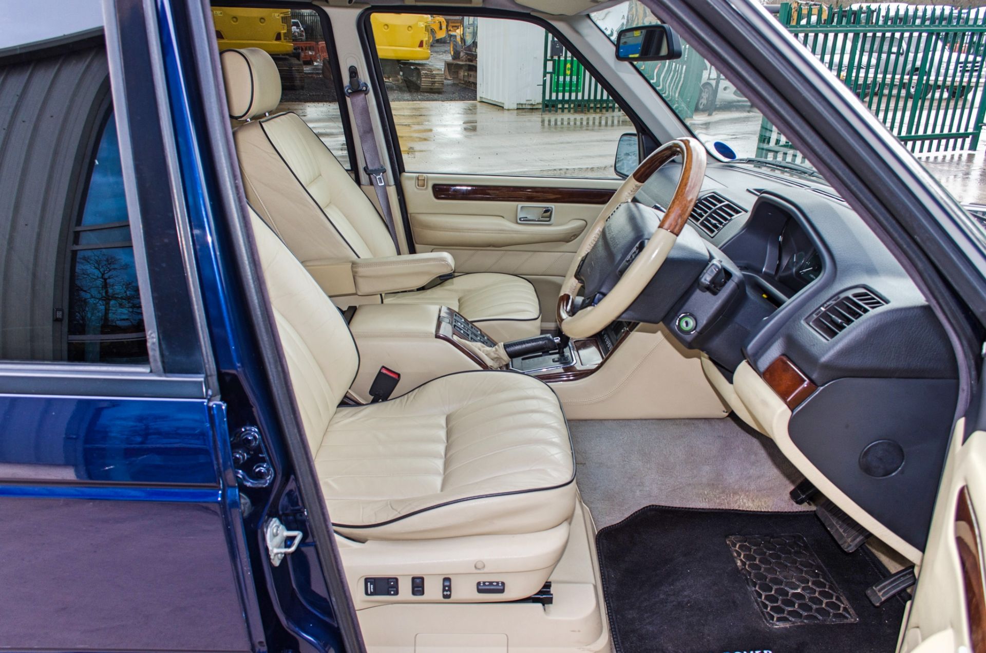 2001 Range Rover Vogue 4.6 litre V8 Auto 4 door SUV - Image 37 of 65