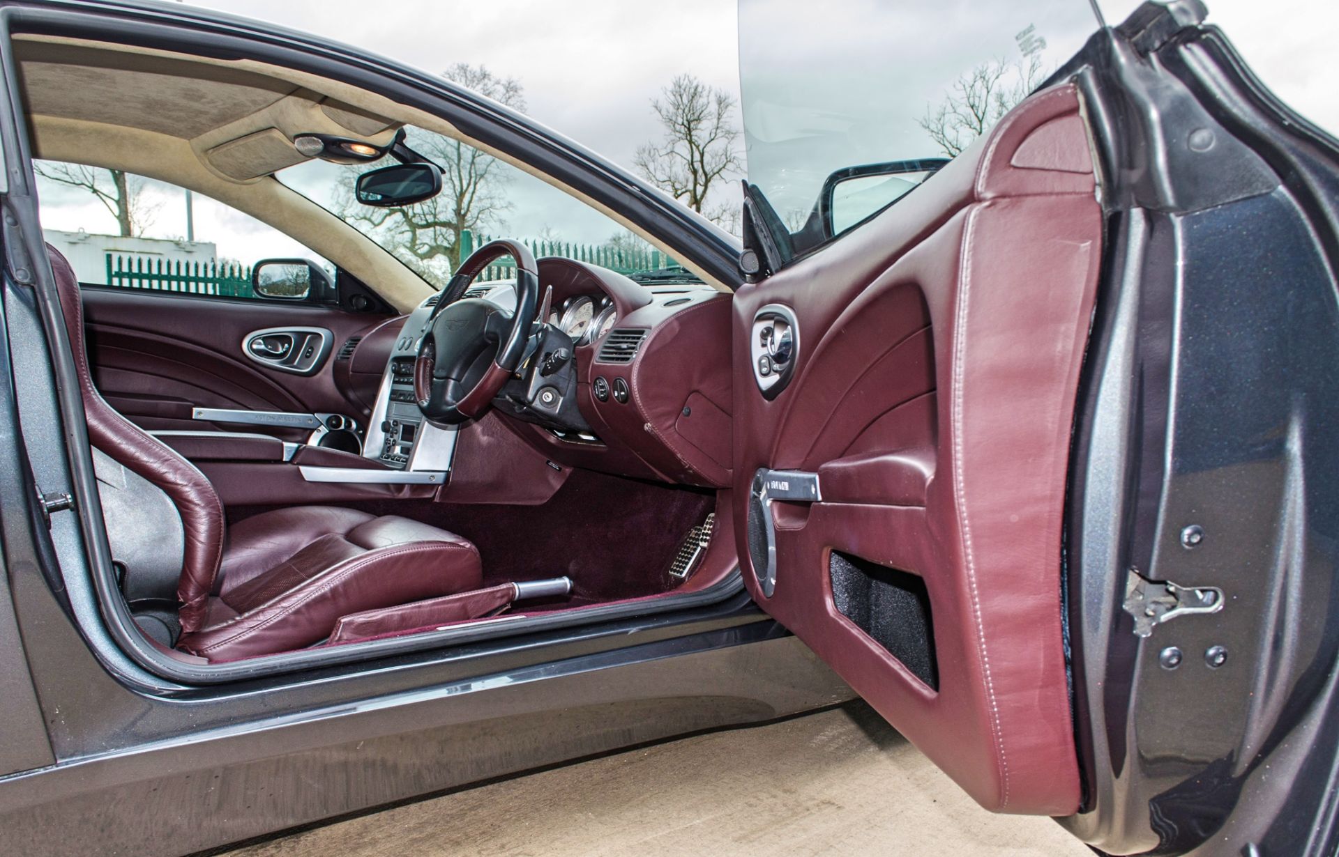 2004 Aston Martin Vanquish 5.9 litre 2+2 Coupe - Image 32 of 54