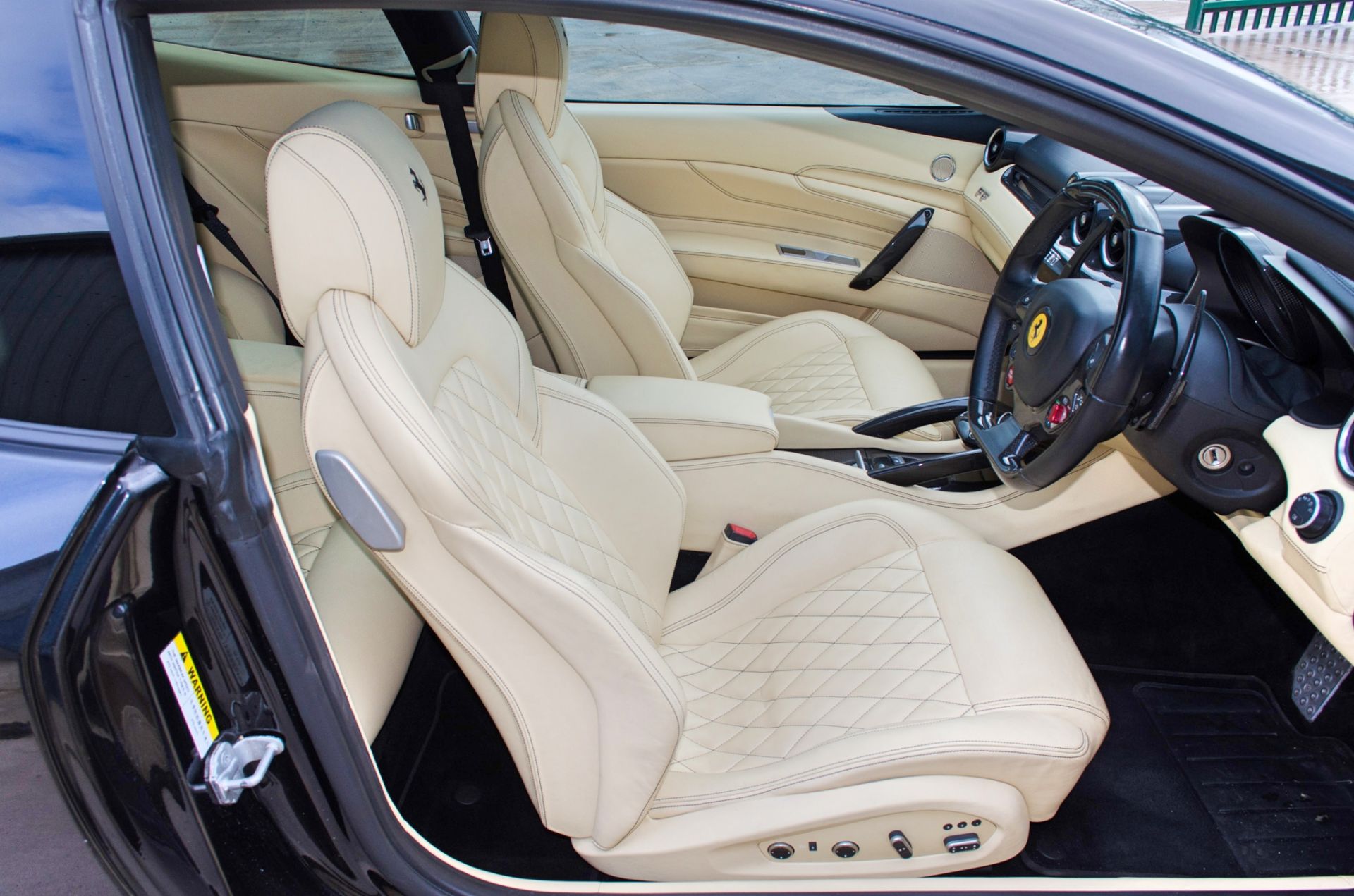 2014 Ferrari FF 6262cc V12 3 door coupe - Image 35 of 74