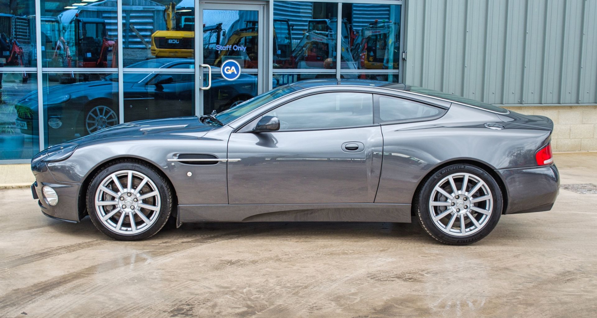 2004 Aston Martin Vanquish 5.9 litre 2+2 Coupe - Image 16 of 54