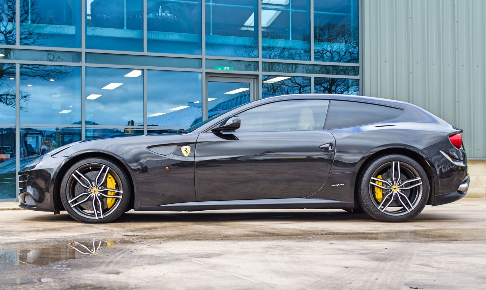 2014 Ferrari FF 6262cc V12 3 door coupe - Image 15 of 74