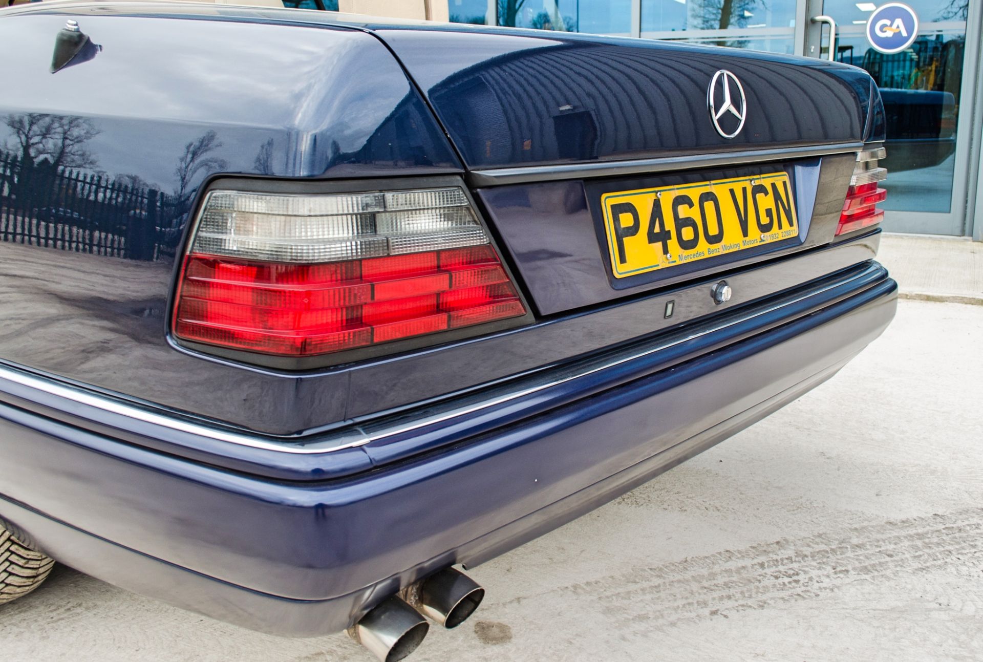 1997 Mercedes E220 2.2 litre 2 door cabriolet Registration: P460VGN Chassis: WDB1240622C292059 - Image 24 of 60