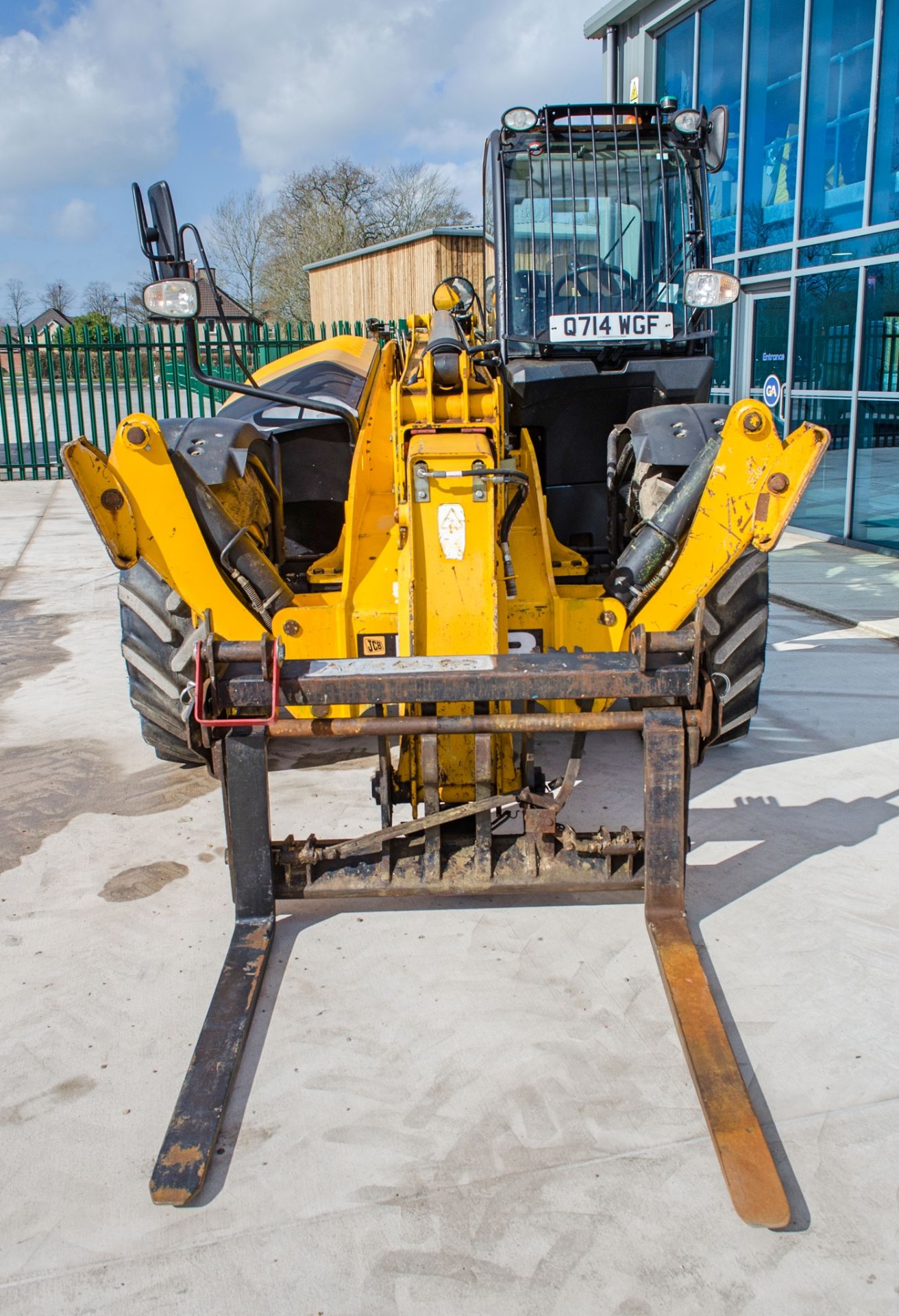 JCB 535-125 Hi-Viz 12.5 metre telescopic handler Year: 2014 S/N: 2340638 Recorded Hours: 4394 c/w - Image 5 of 25