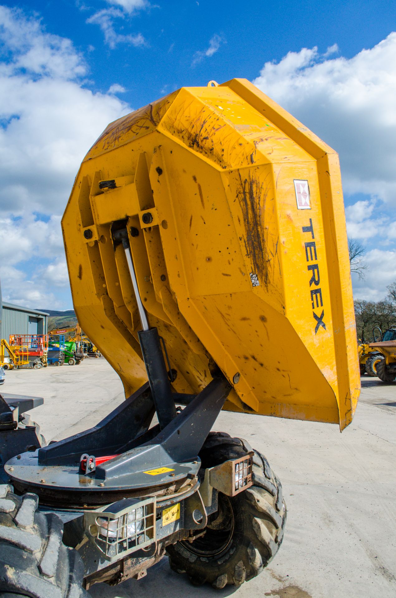 Terex TA6s 6 tonne swivel skip dumper Year: 2014  S/N: 4PJ5463 Recorded Hours: 1373 A635123 - Image 14 of 23