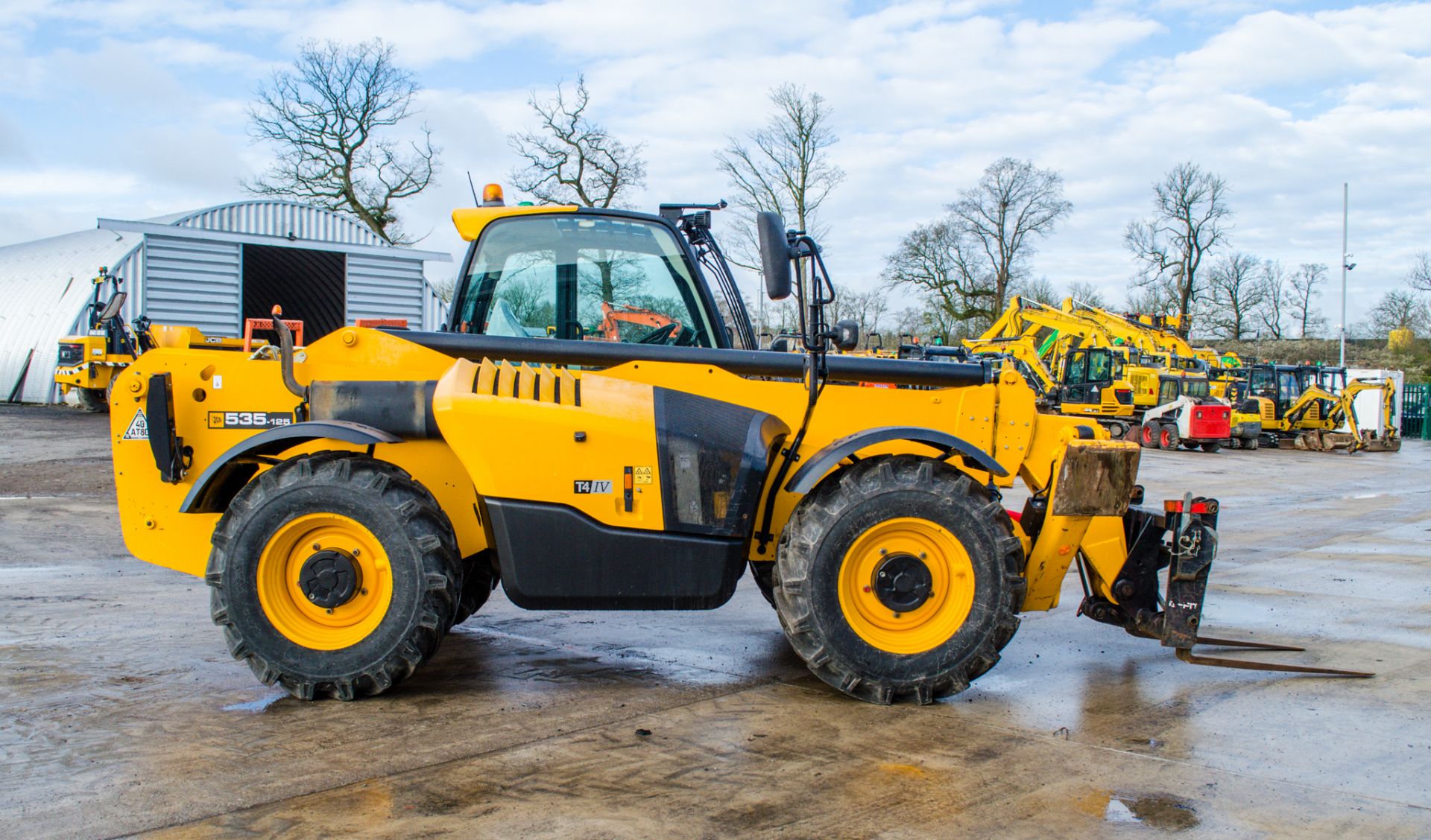 JCB 535-125 Hi-Viz 12.5 metre telescopic handler Year: 2018 S/N: 2727072 Recorded Hours: 3404 c/w - Image 8 of 26