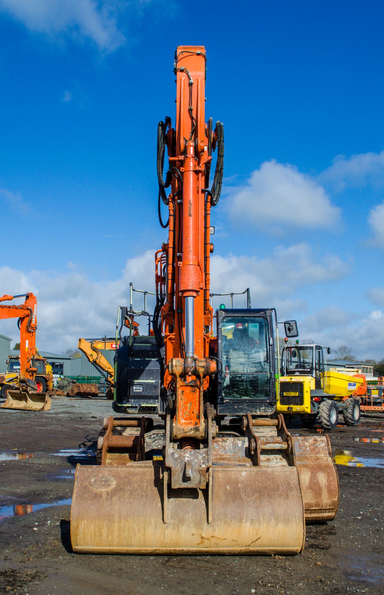 Hitachi ZX225 US-LC 26 tonne steel tracked excavator Year: 2018 S/N: 00500336 Recorded Hours: 6666 - Image 5 of 28