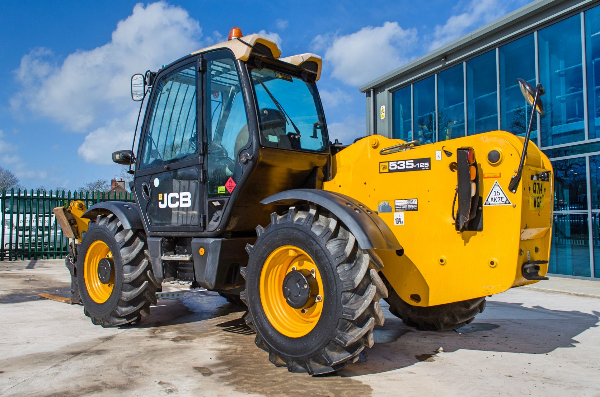 JCB 535-125 Hi-Viz 12.5 metre telescopic handler Year: 2014 S/N: 2340638 Recorded Hours: 4394 c/w - Image 3 of 25