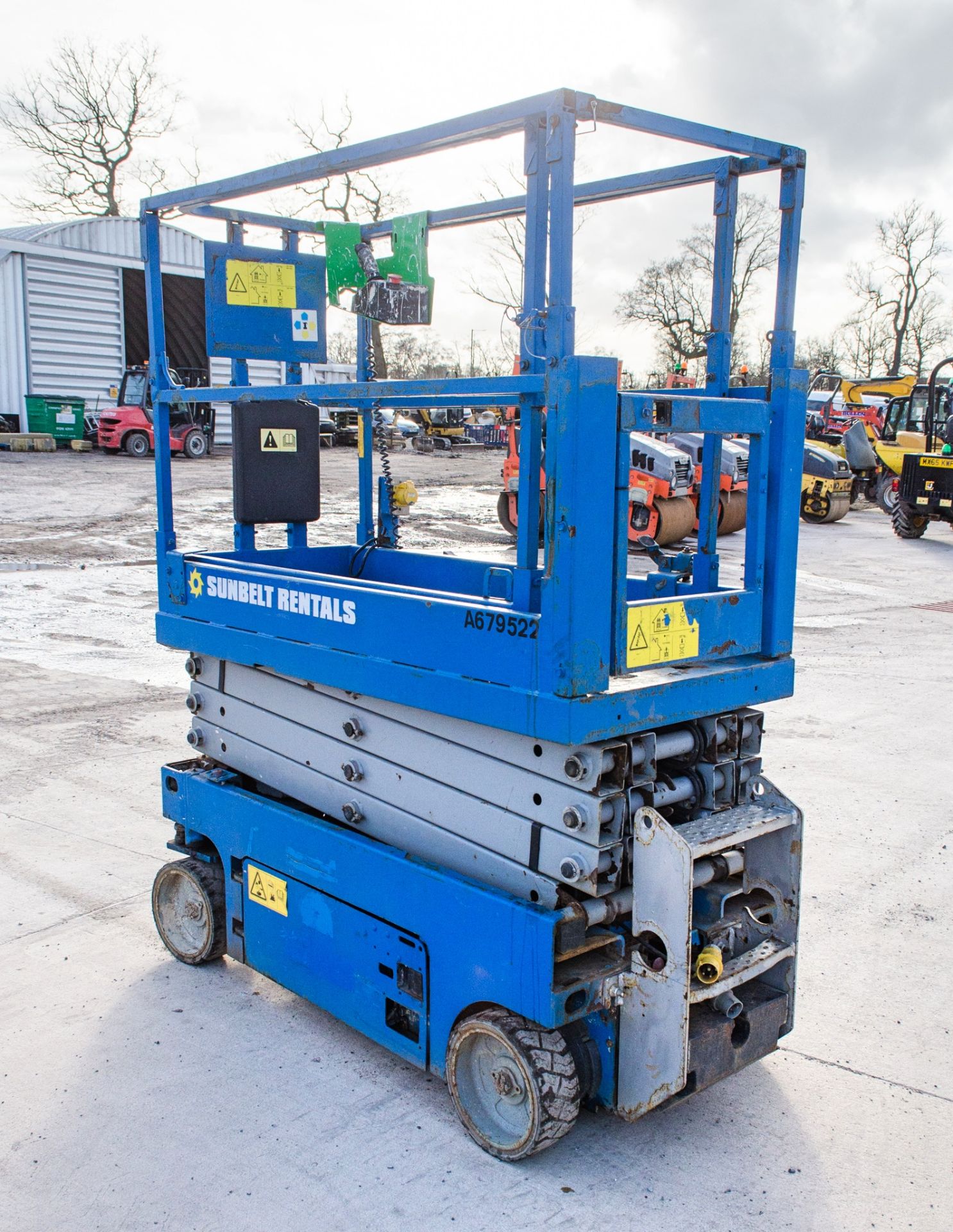 Genie GS1930 battery electric scissor lift access platform Year: 2015 S/N: 143456 Recorded Hours: - Image 2 of 10