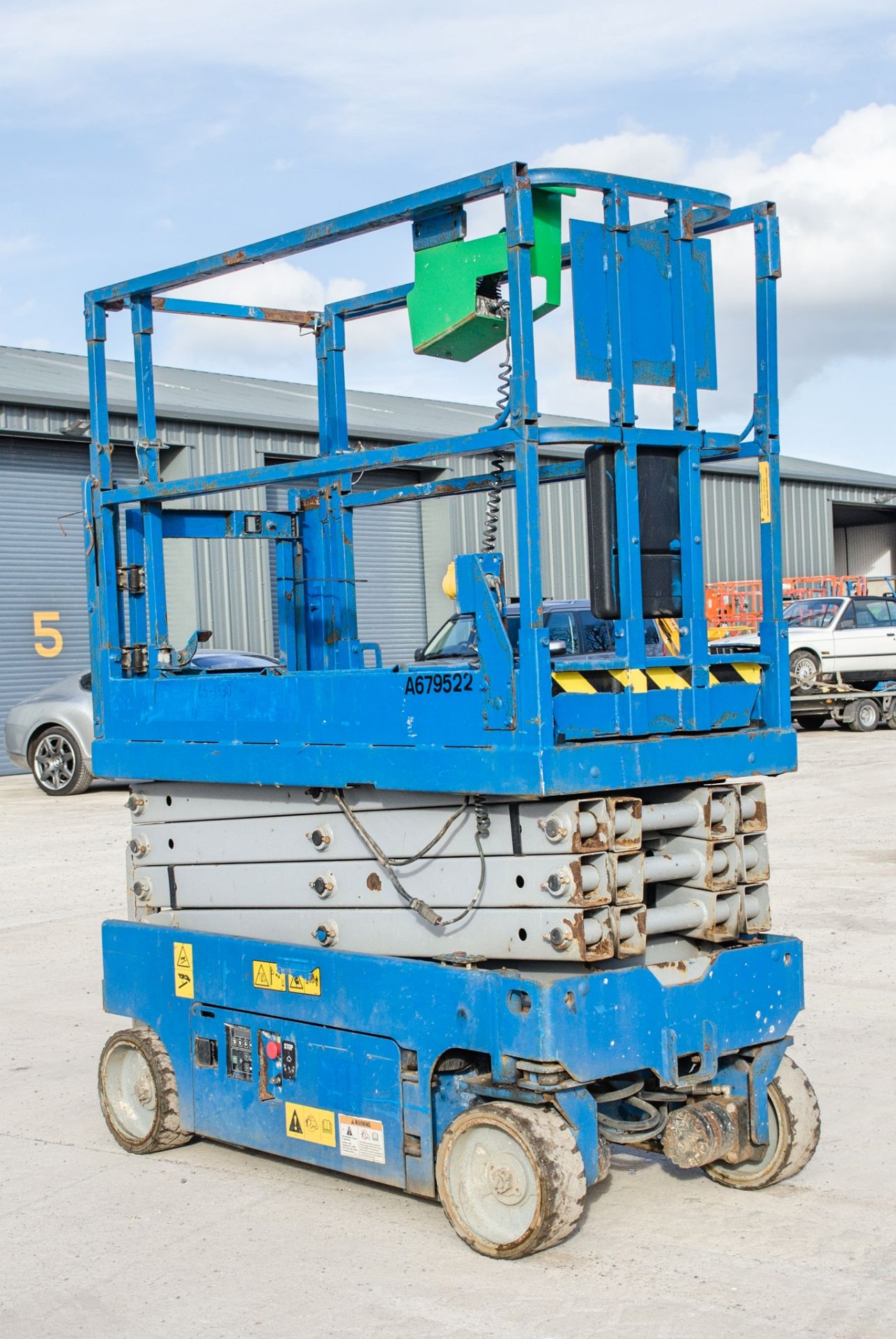 Genie GS1930 battery electric scissor lift access platform Year: 2015 S/N: 143456 Recorded Hours: - Image 4 of 10