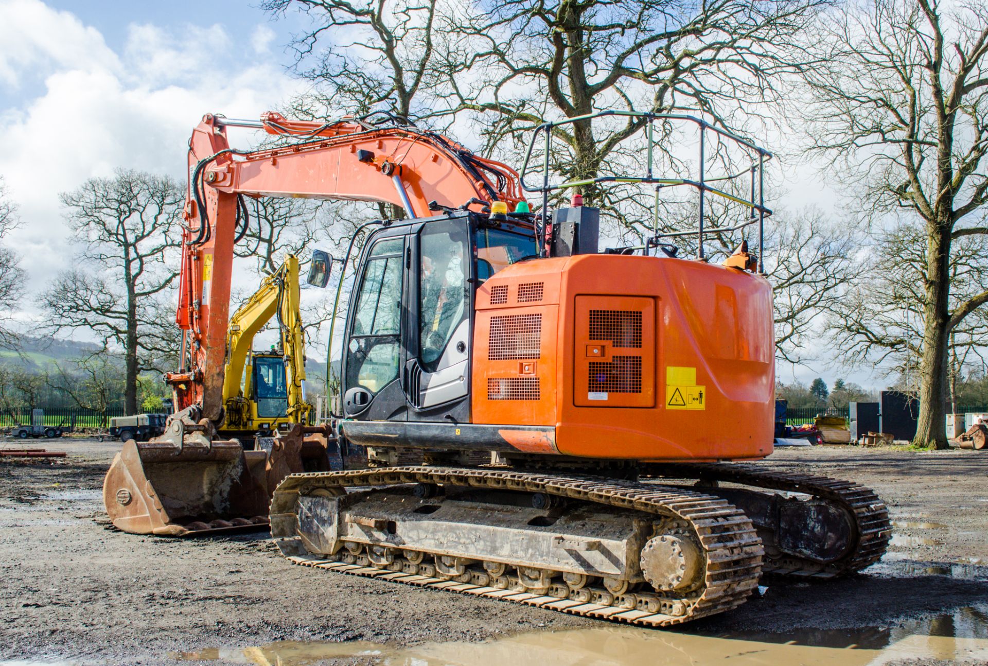 Hitachi ZX225 US-LC 26 tonne steel tracked excavator Year: 2018 S/N: 00500336 Recorded Hours: 6666 - Image 3 of 28