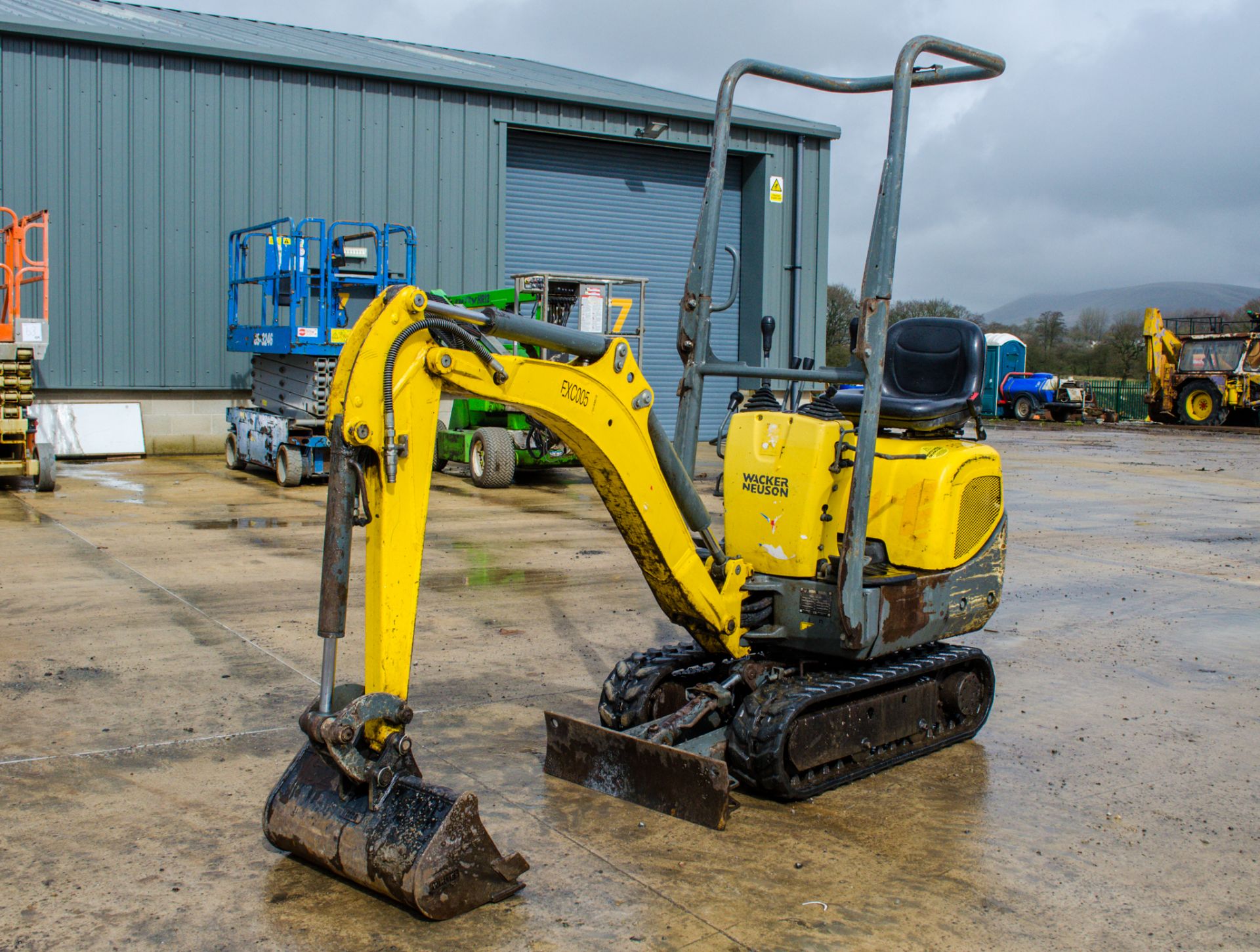 Wacker Neuson E08-01 0.8 tonne rubber tracked micro excavator Year: 2017 S/N: L02385 Recorded Hours: