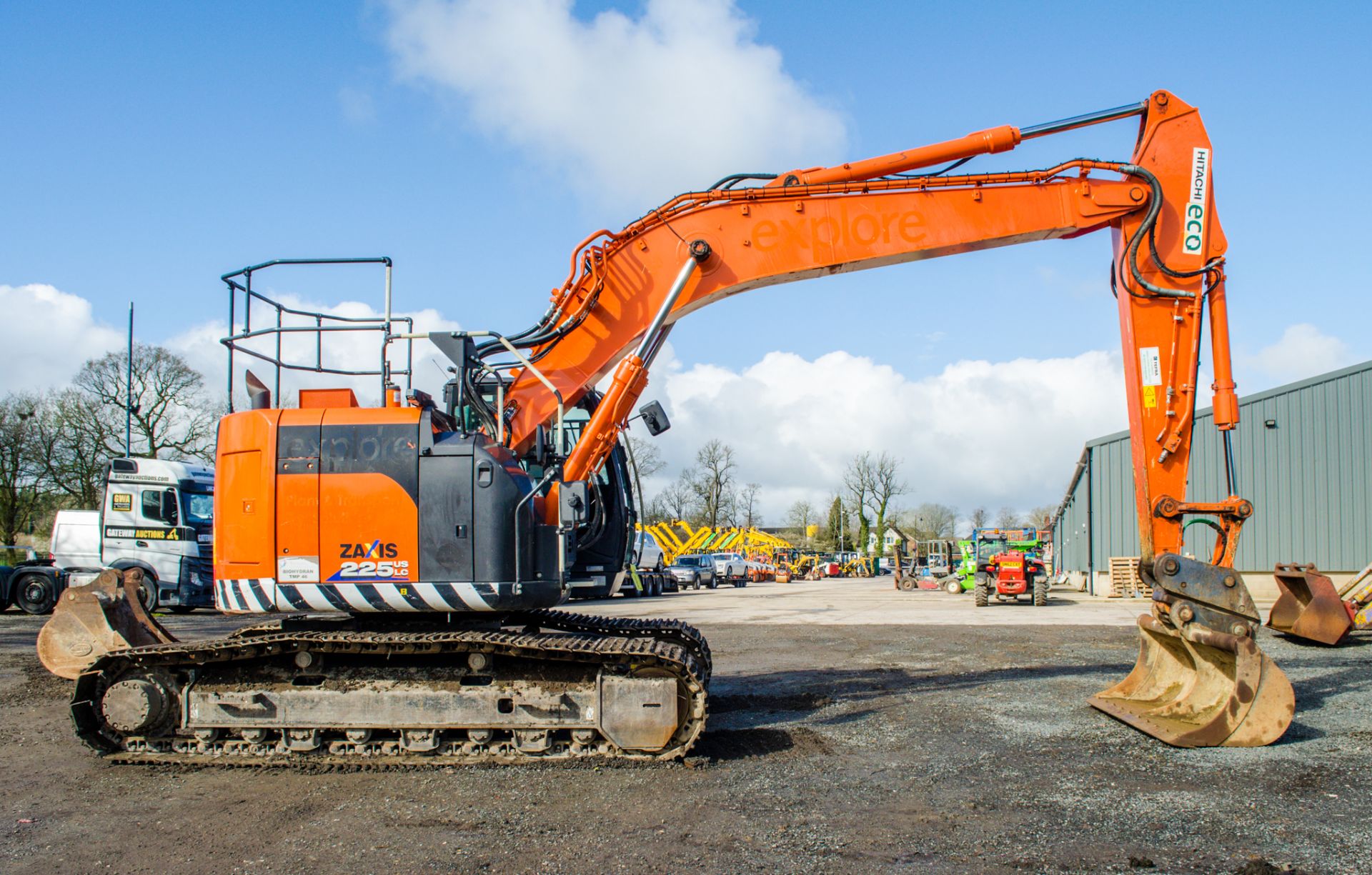 Hitachi ZX225 US-LC 26 tonne steel tracked excavator Year: 2019 S/N: 00503076 Recorded Hours: 5576 - Image 8 of 27