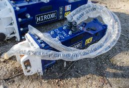 Hirox hydraulic breaker to suit micro excavator Pin diameter: 25mm Pin centres: 90mm Pin width: