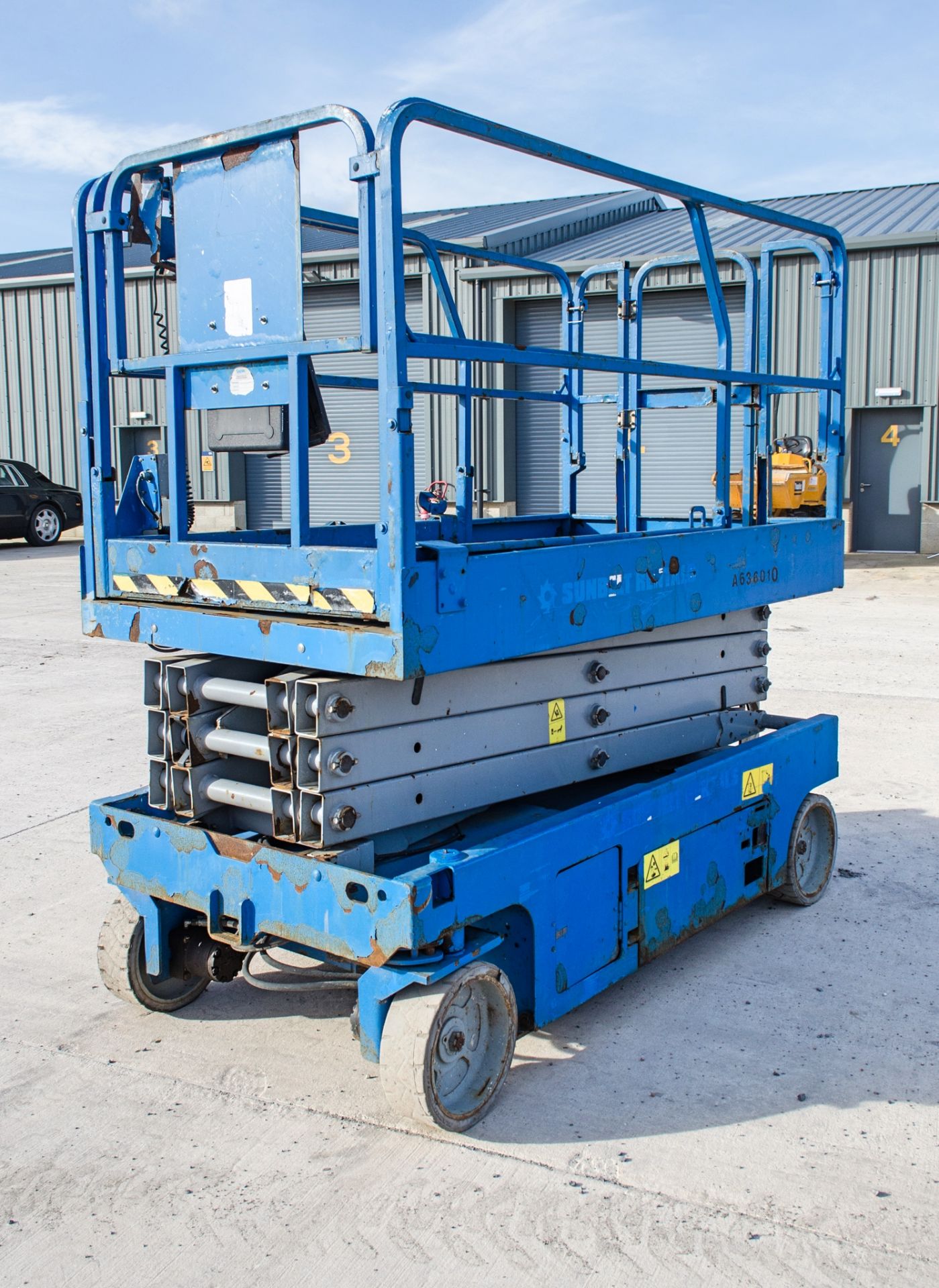 Genie GS2646 battery electric scissor lift access platform Year: 2014 S/N: 12248 Recorded Hours: 228 - Image 3 of 11