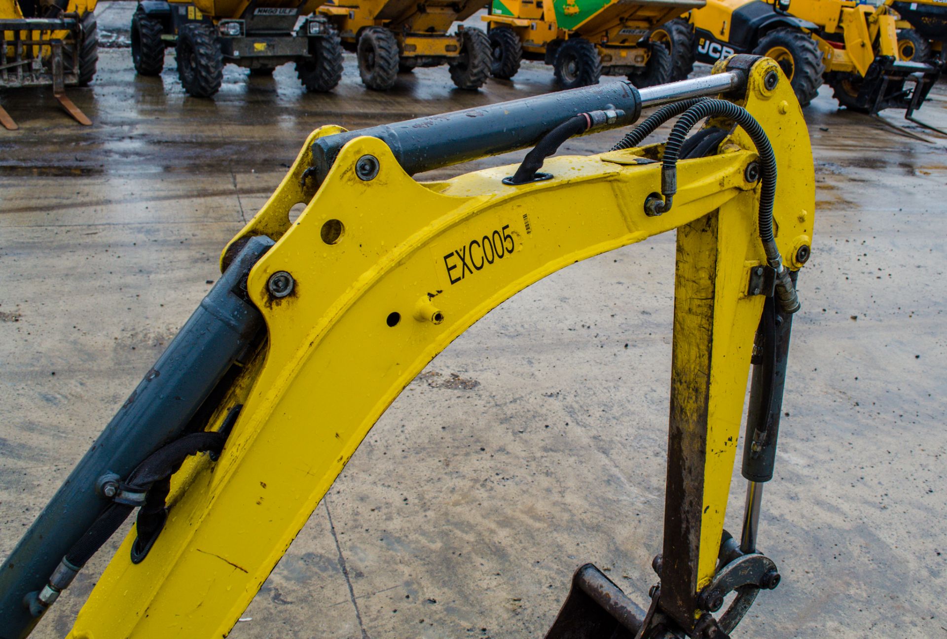 Wacker Neuson E08-01 0.8 tonne rubber tracked micro excavator Year: 2017 S/N: L02385 Recorded Hours: - Image 11 of 20