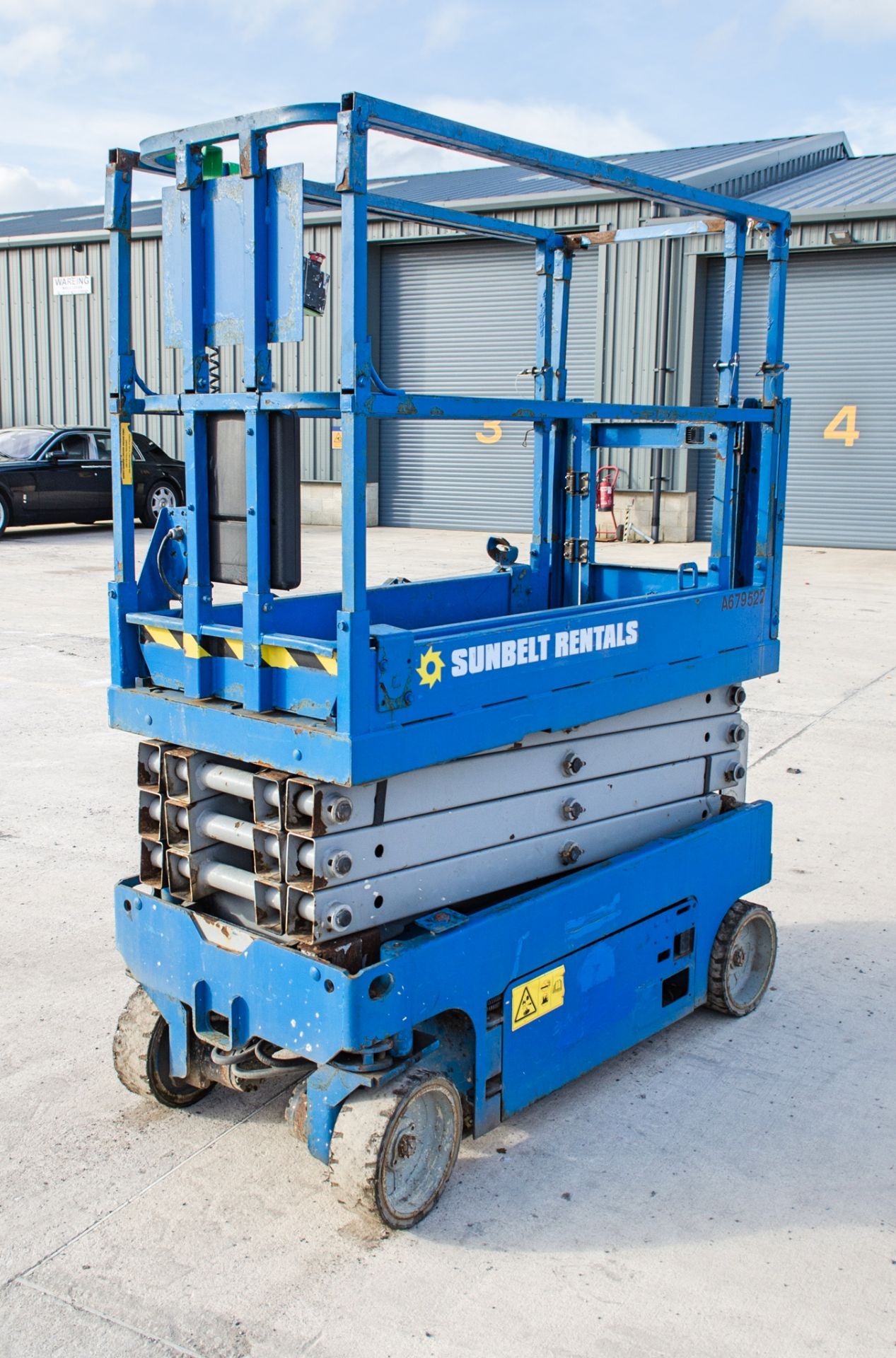 Genie GS1930 battery electric scissor lift access platform Year: 2015 S/N: 143456 Recorded Hours: - Image 3 of 10