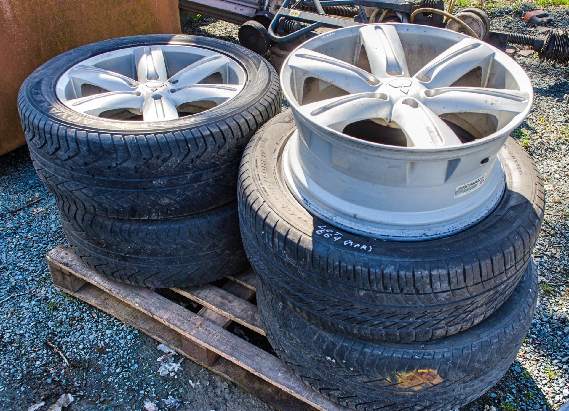 4 - Mitsubishi Shogun 20 inch alloy wheels & tyres