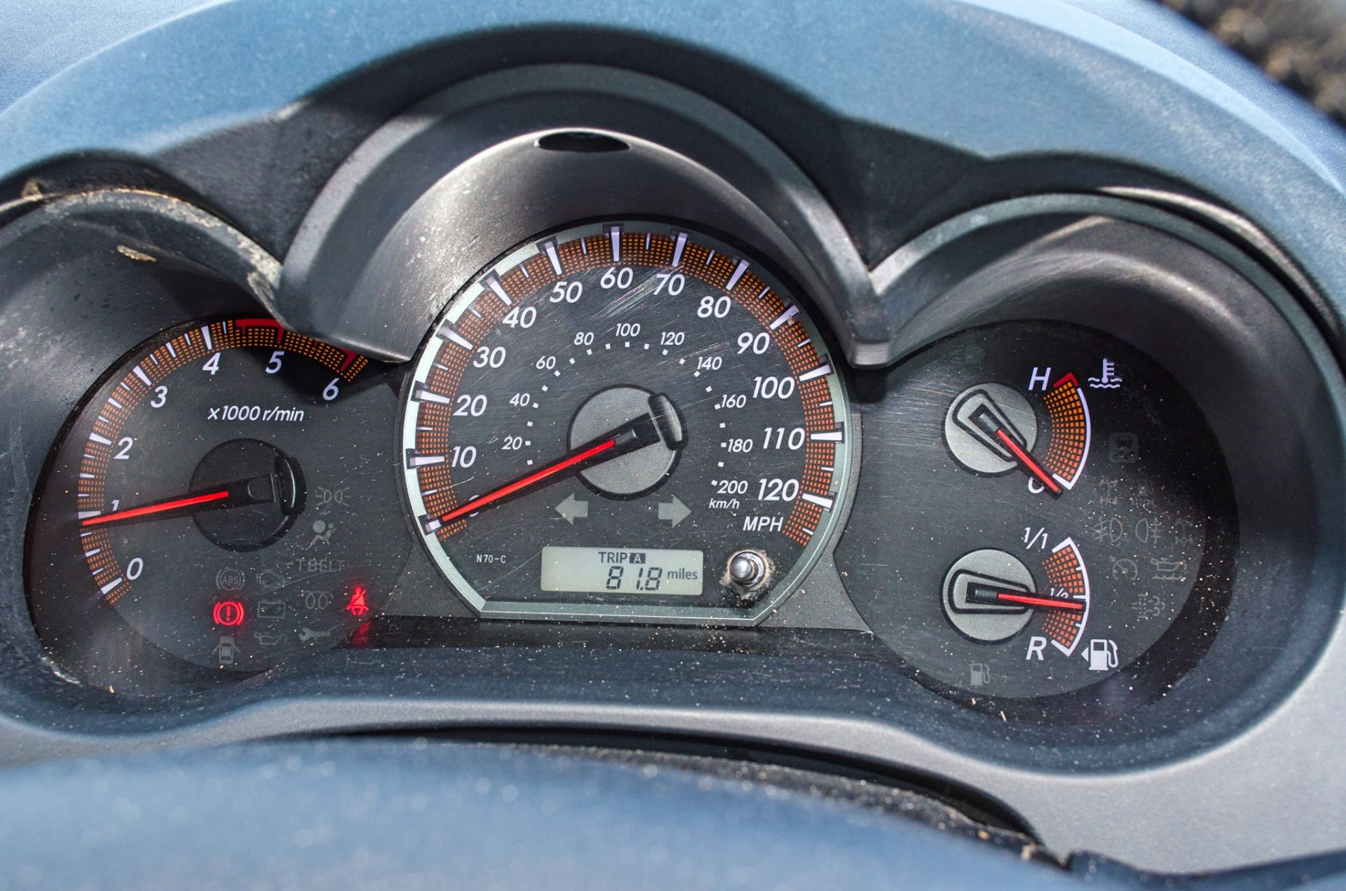 Toyota Hi-Lux Icon D-4D 4x4 manual pick up Registration Number: SL14 KVC Date of Registration: 30/ - Image 27 of 32