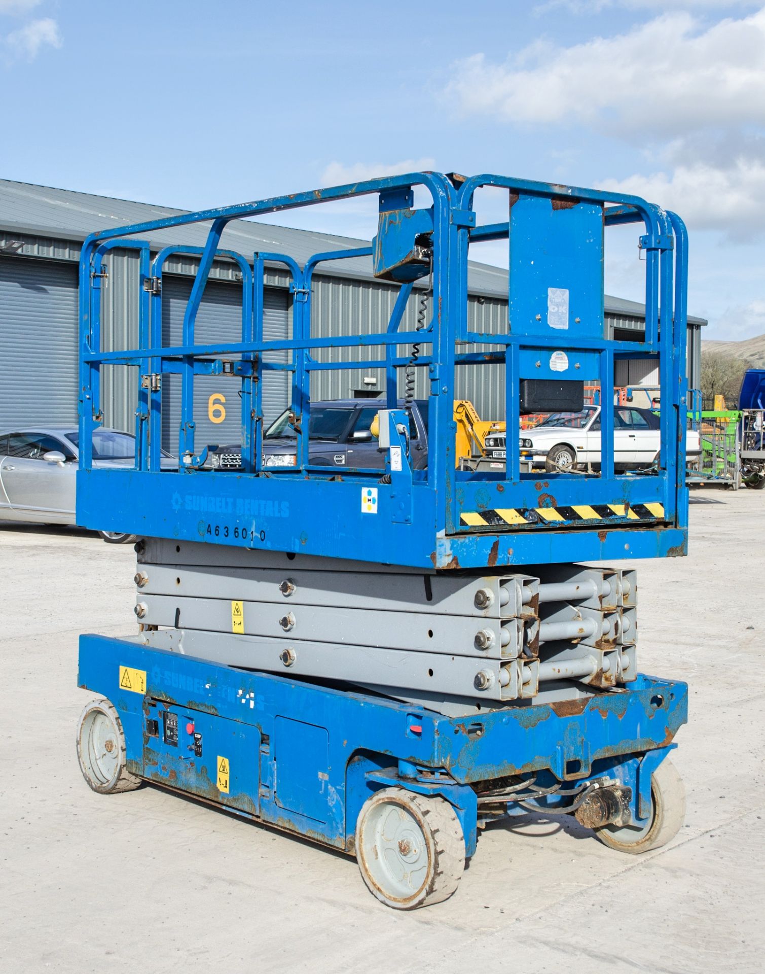 Genie GS2646 battery electric scissor lift access platform Year: 2014 S/N: 12248 Recorded Hours: 228 - Image 4 of 11