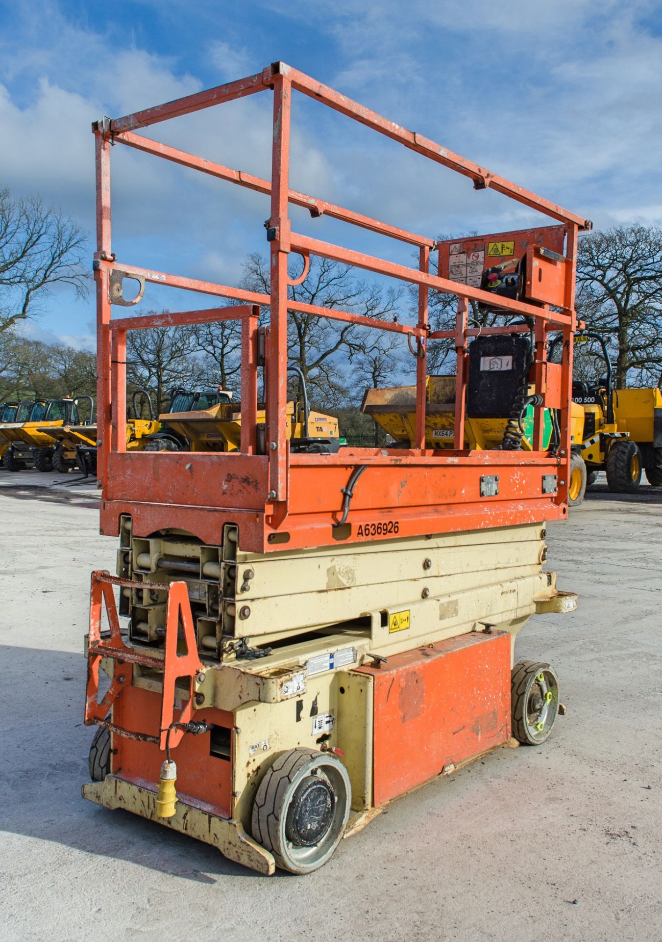 JLG 6RS battery electric scissor lift access platform Year: 2014 S/N: 15765 Recorded Hours: 228