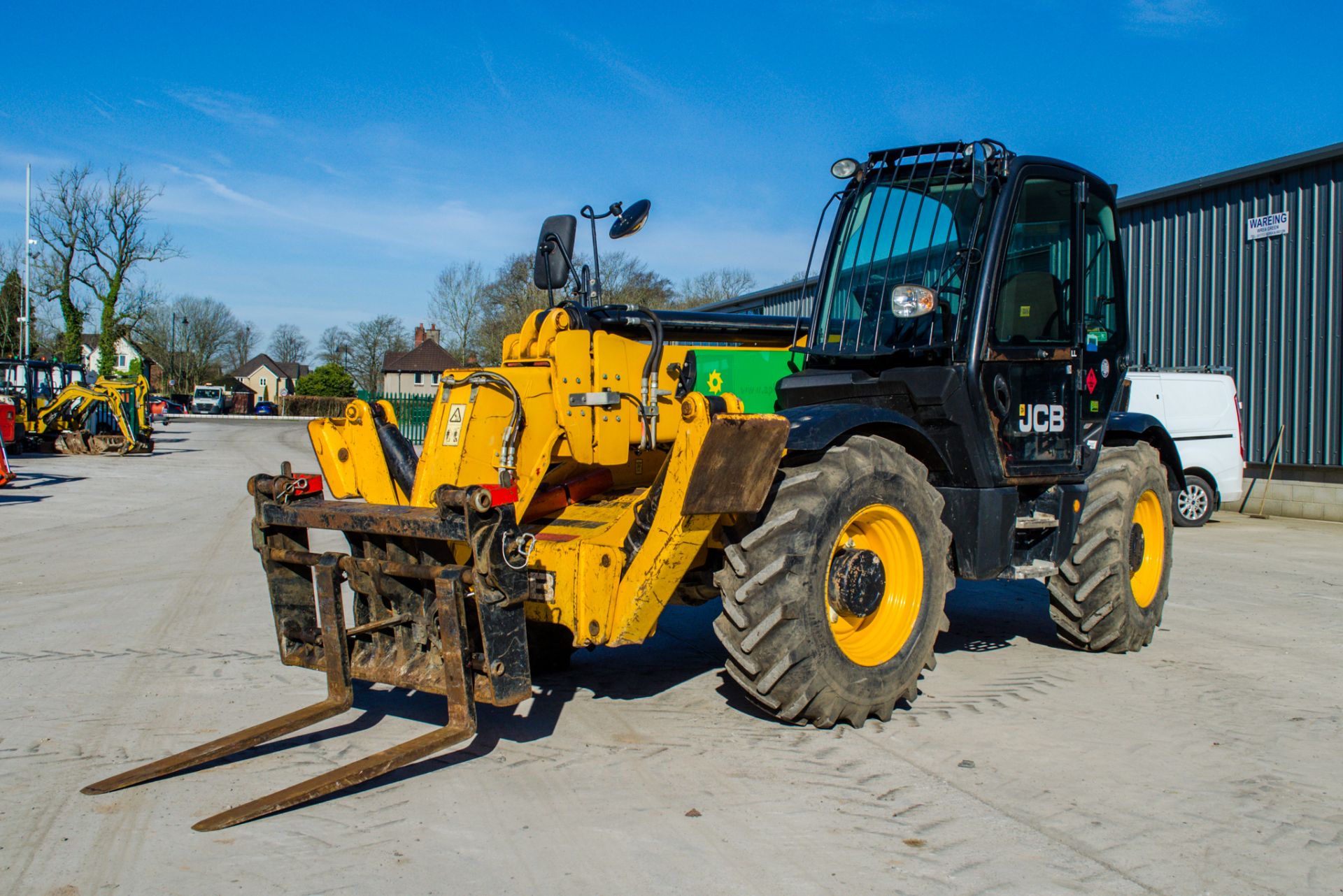 JCB 535-125 Hi-Viz 12.5 metre telescopic handler Year: 2014 S/N: 2340400 Recorded Hours: 5383 c/w