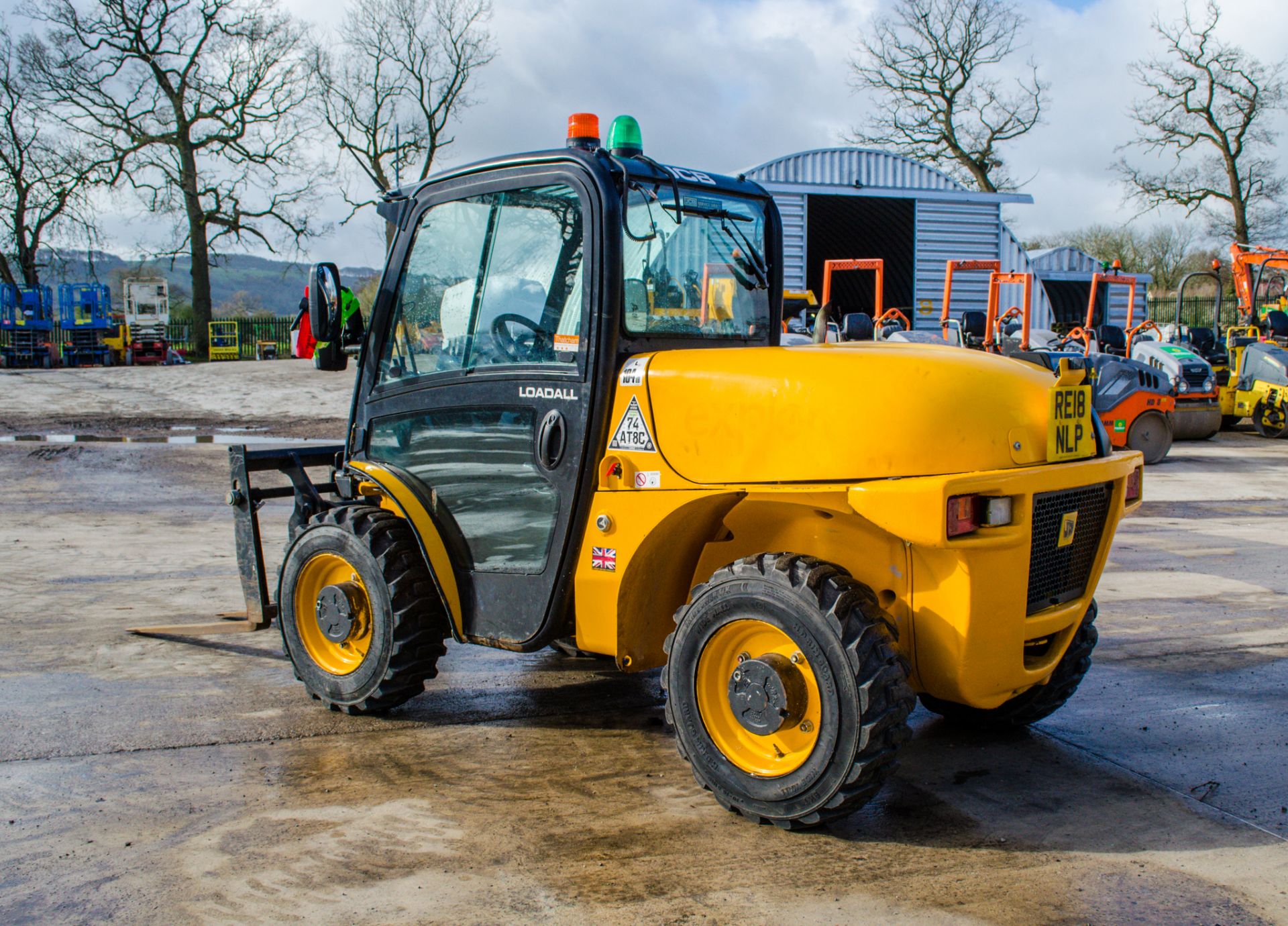 JCB 520-40 4 metre telescopic handler Year: 2018 S/N: 2709081 Recorded Hours: 2862 c/w air con - Image 3 of 18