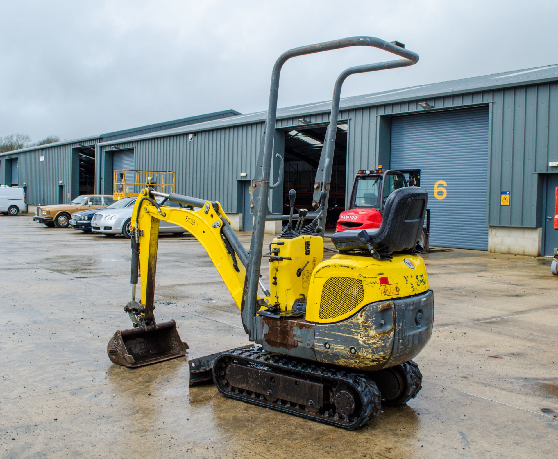 Wacker Neuson E08-01 0.8 tonne rubber tracked micro excavator Year: 2017 S/N: L02385 Recorded Hours: - Image 4 of 20