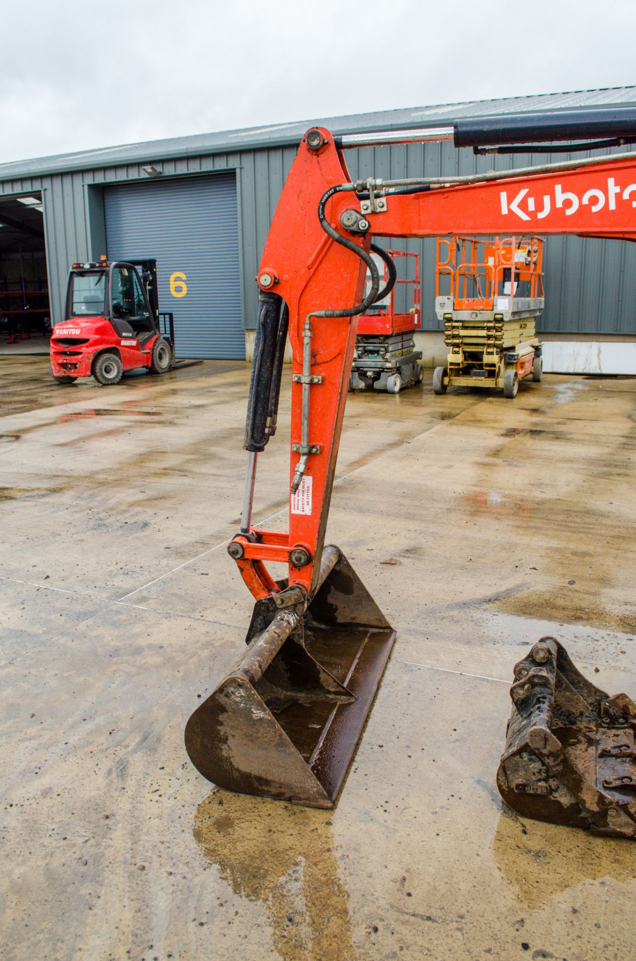 Kubota KX61-3 2.6 tonne rubber tracked mini excavator Year: 2015 S/N: 81652 Recorded Hours: 3094 - Image 12 of 20