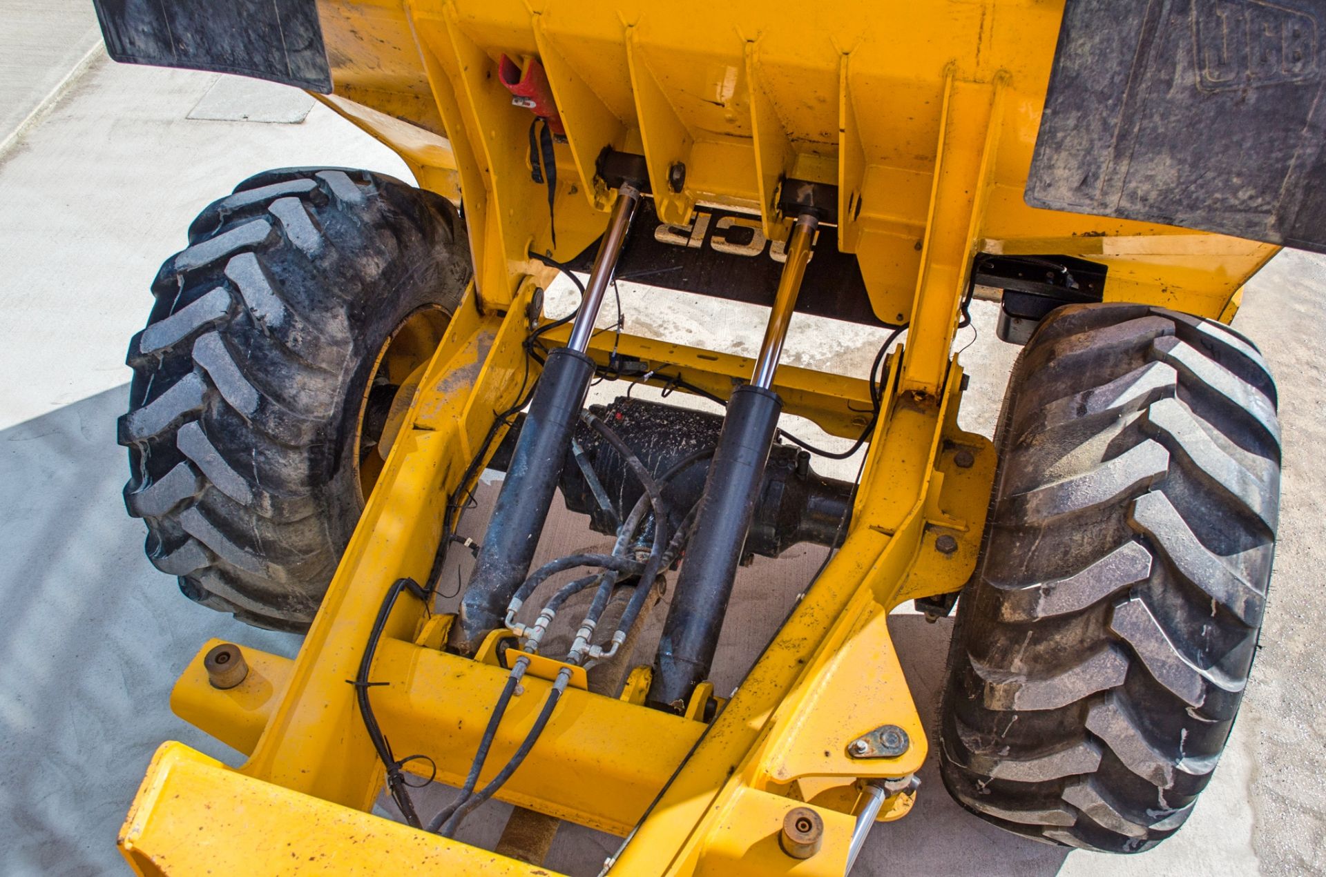 JCB 9T-1 9 tonne straight skip dumper Year: 2018 S/N: 2561381 Recorded Hours: 1216 c/w rear camera - Image 12 of 23