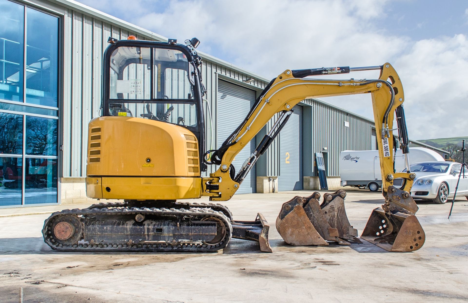 Caterpillar 302.7D CR 2.7 tonne rubber tracked mini excavator Year: 2018 S/N: LJL05347 Recorded - Image 8 of 21