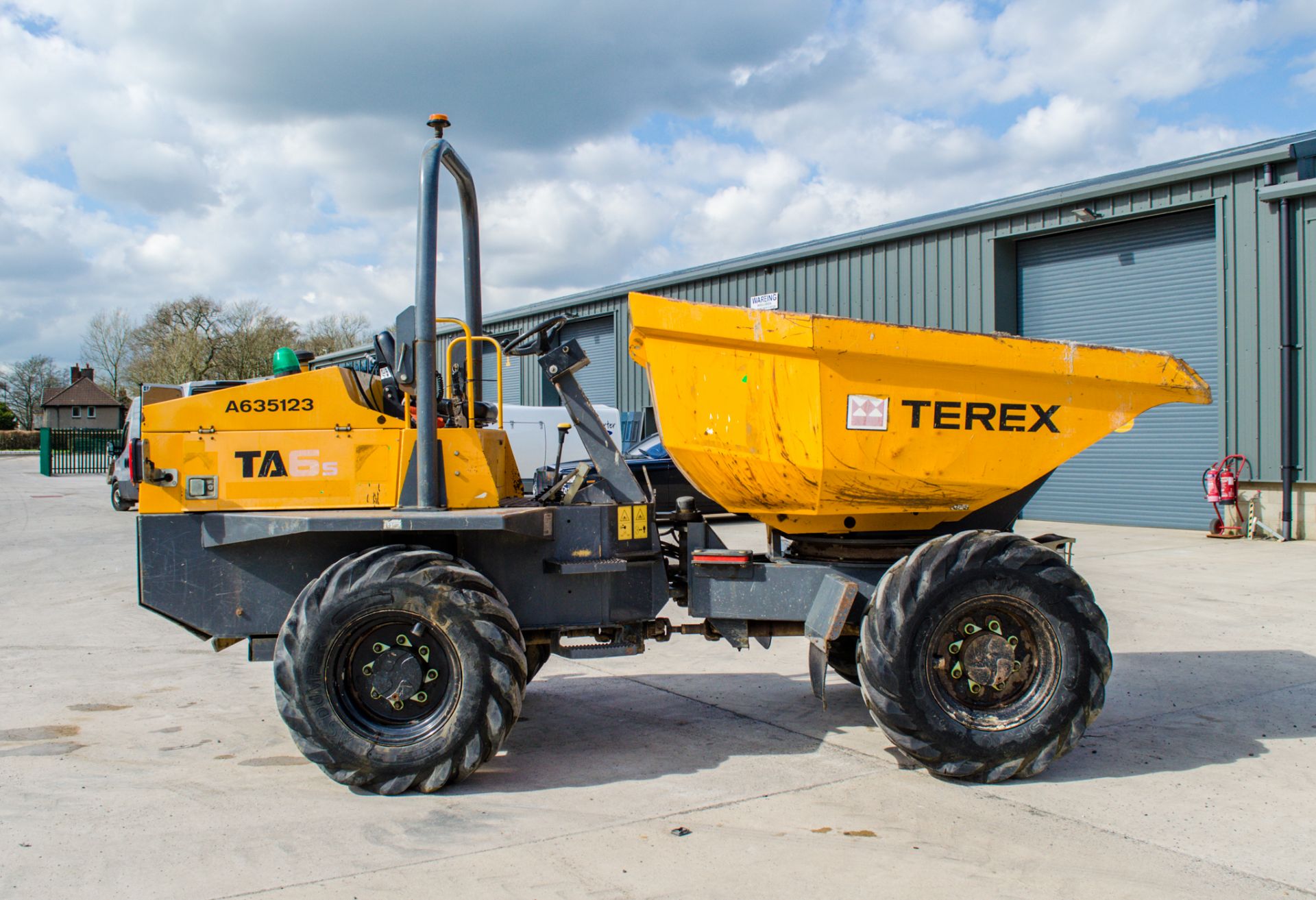 Terex TA6s 6 tonne swivel skip dumper Year: 2014  S/N: 4PJ5463 Recorded Hours: 1373 A635123 - Image 8 of 23