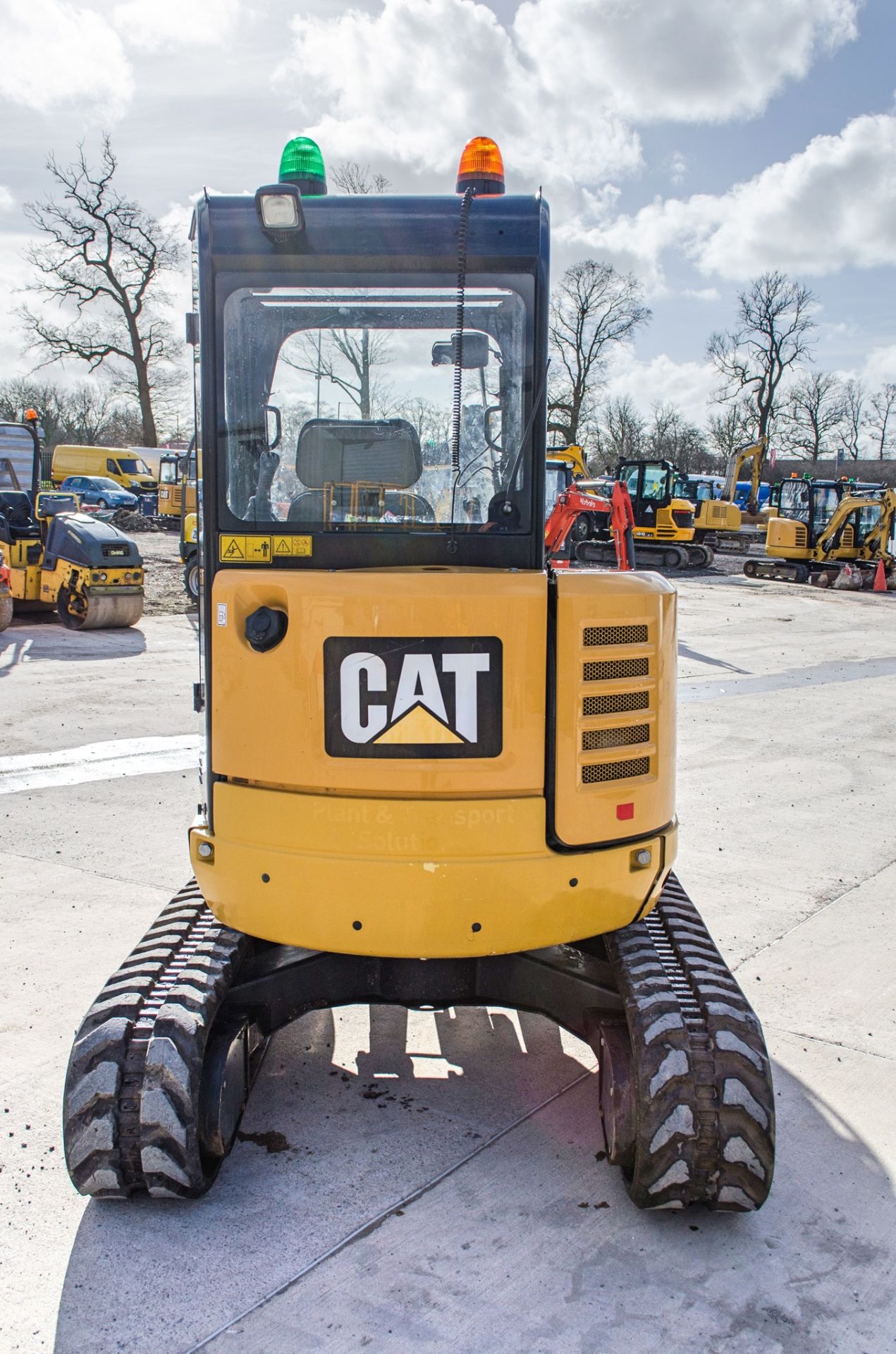 Caterpillar 302.7D CR 2.7 tonne rubber tracked mini excavator Year: 2018 S/N: LJL05220 Recorded - Image 6 of 23