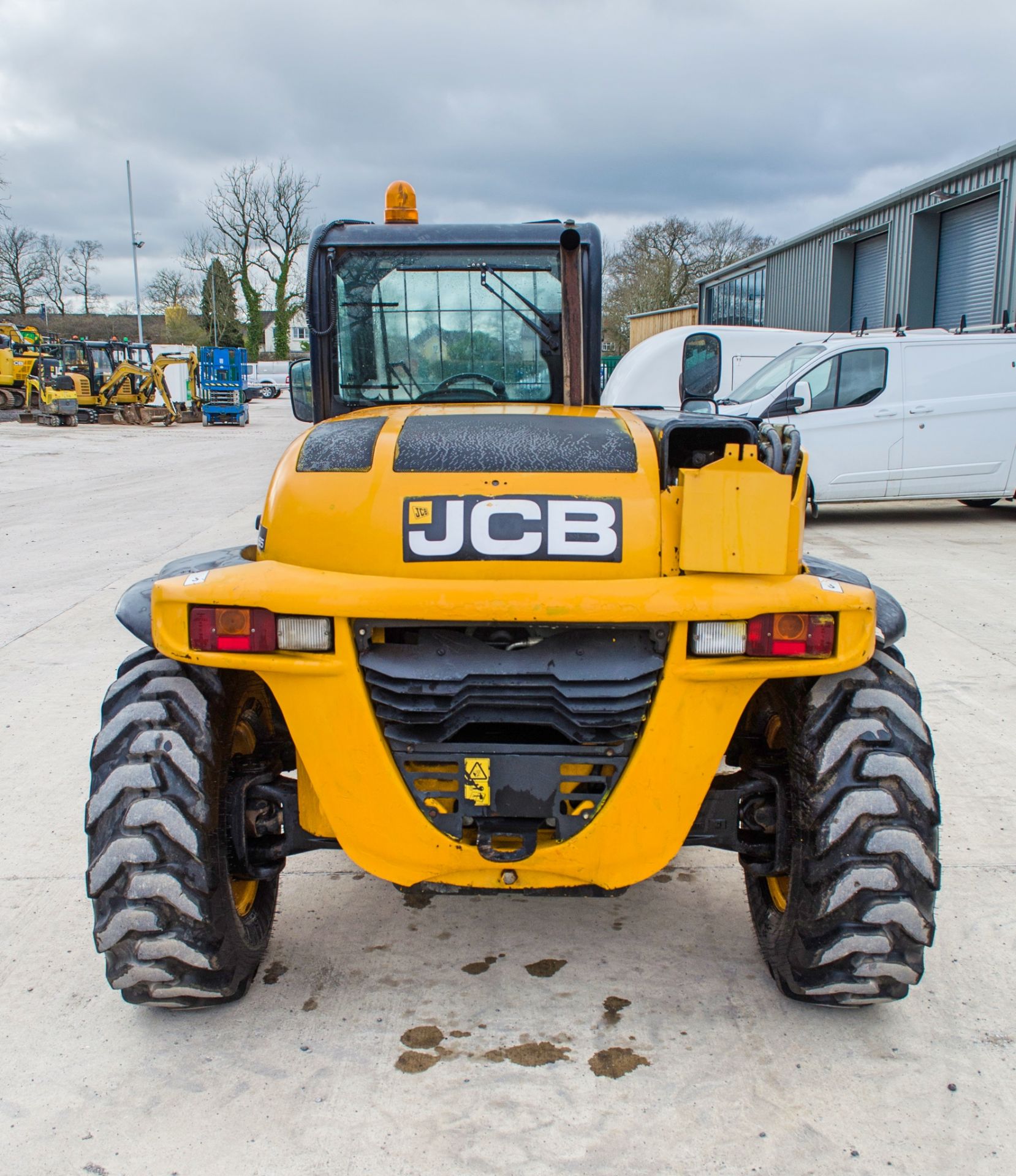JCB 527-55 5.5 metre telescopic handler Year: 2014 S/N: 1419848 Recorded Hours: 2727 A643446 - Image 6 of 23