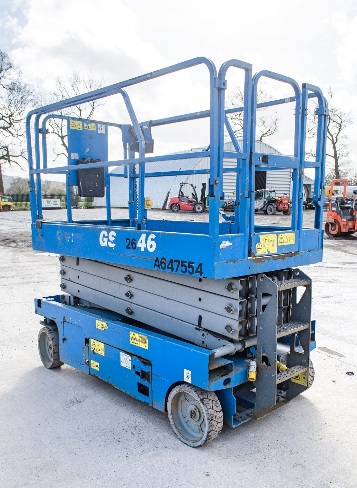 Genie GS2646 battery electric scissor lift access platform Year: 2014 S/N: 14090 Recorded Hours: 165 - Image 2 of 9