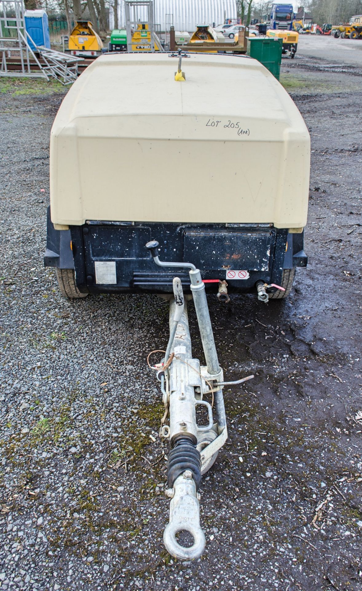Doosan 7/41 diesel driven fast tow mobile air compressor Year: 2011 S/N: 430862 Recorded Hours: 1011 - Image 3 of 7